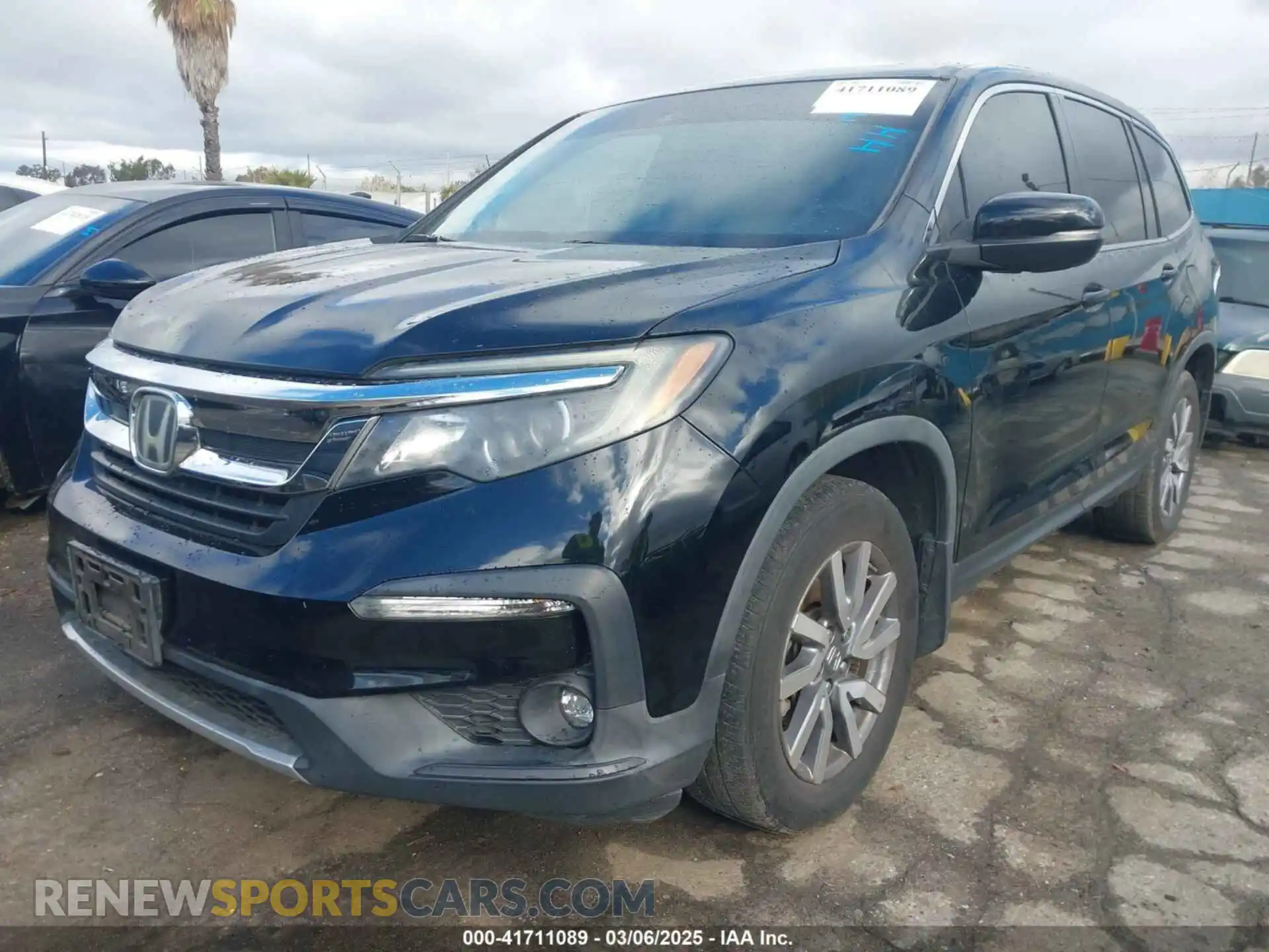 2 Photograph of a damaged car 5FNYF5H51KB013763 HONDA PILOT 2019