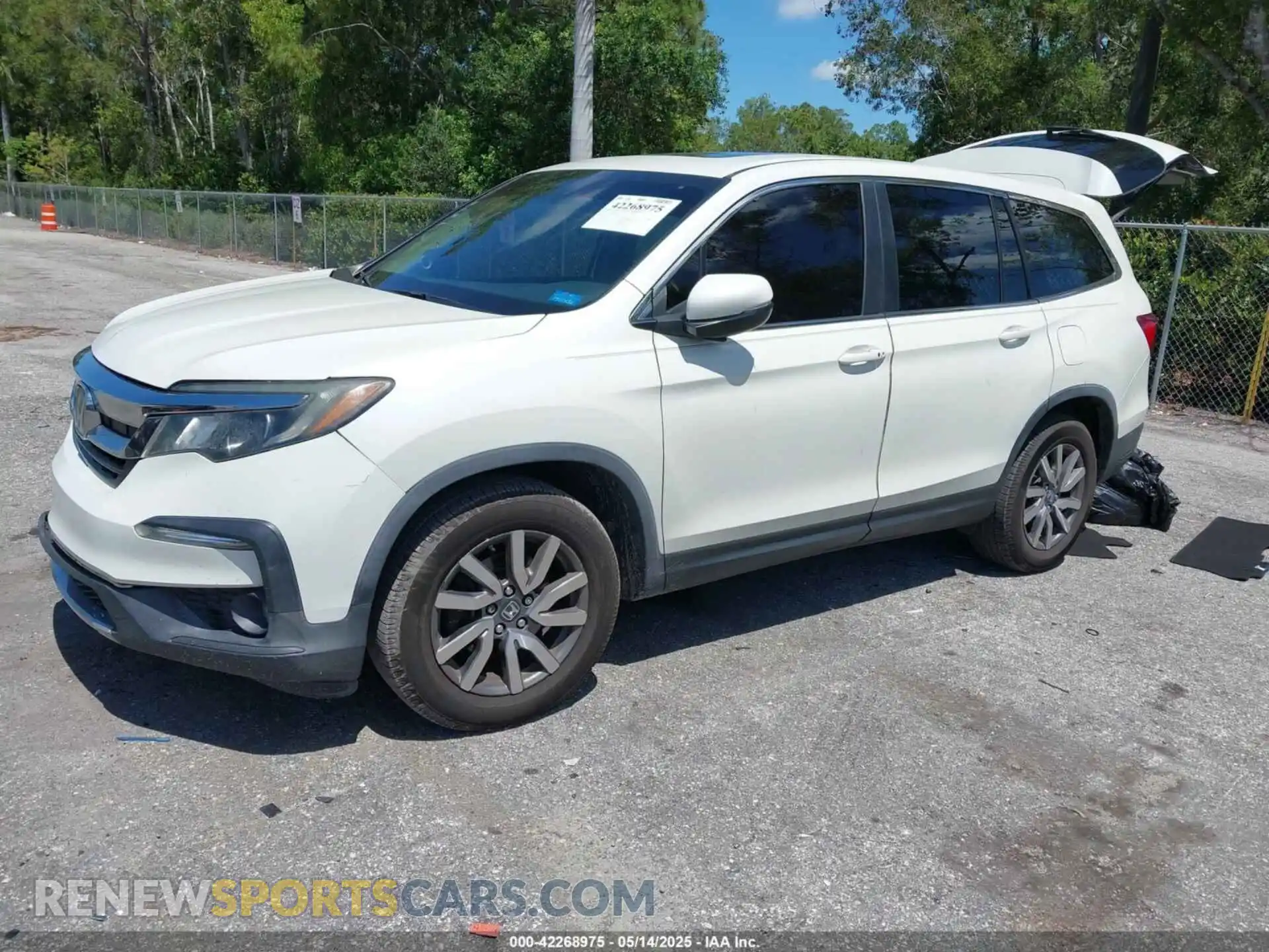 2 Photograph of a damaged car 5FNYF5H53KB012596 HONDA PILOT 2019