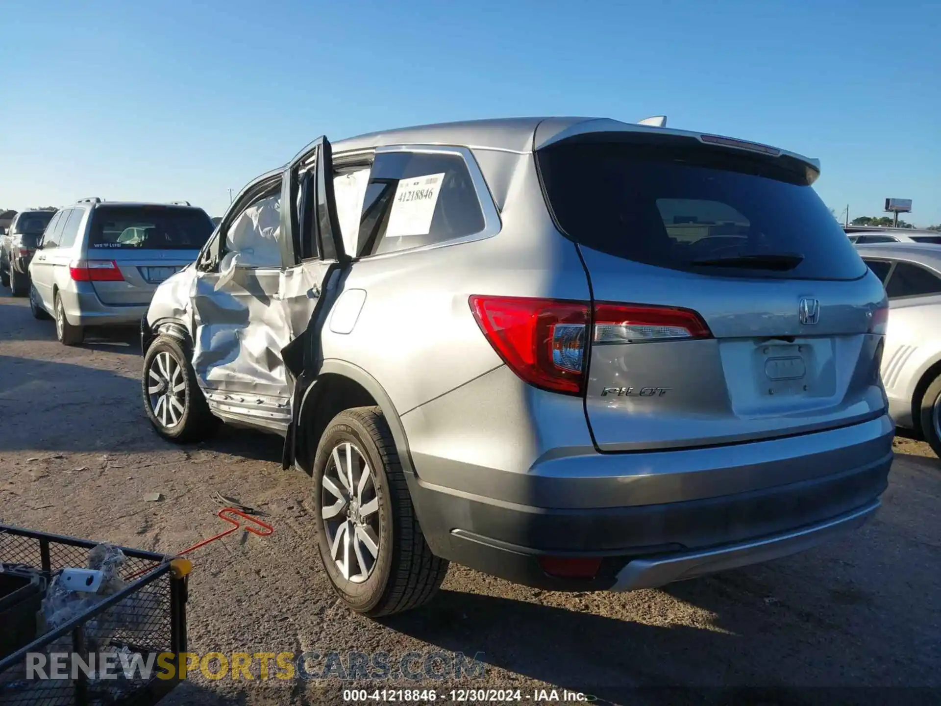 3 Photograph of a damaged car 5FNYF5H55KB044529 HONDA PILOT 2019