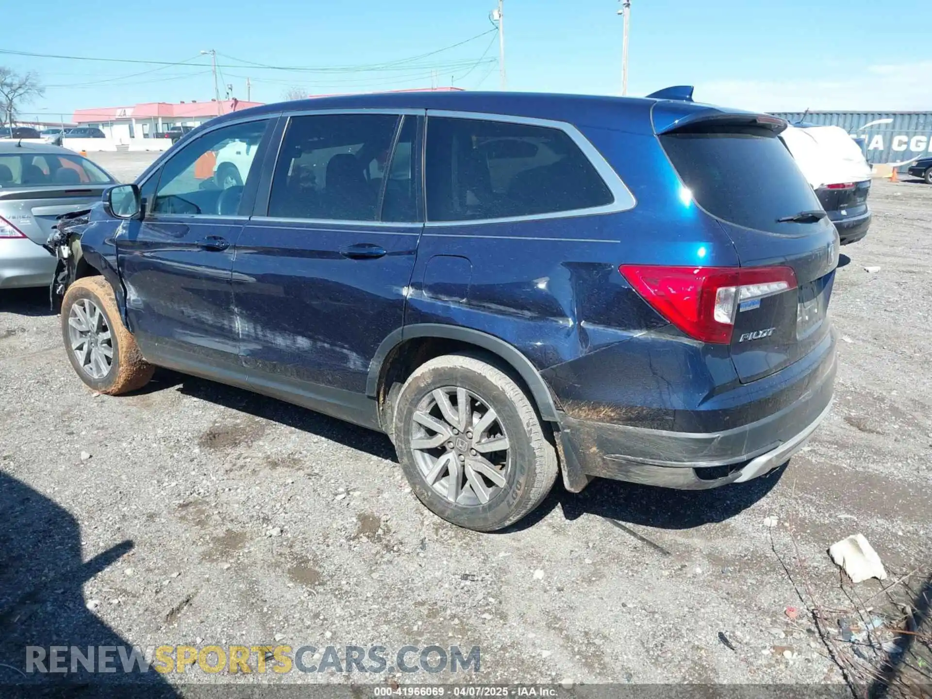 3 Photograph of a damaged car 5FNYF5H58KB032245 HONDA PILOT 2019