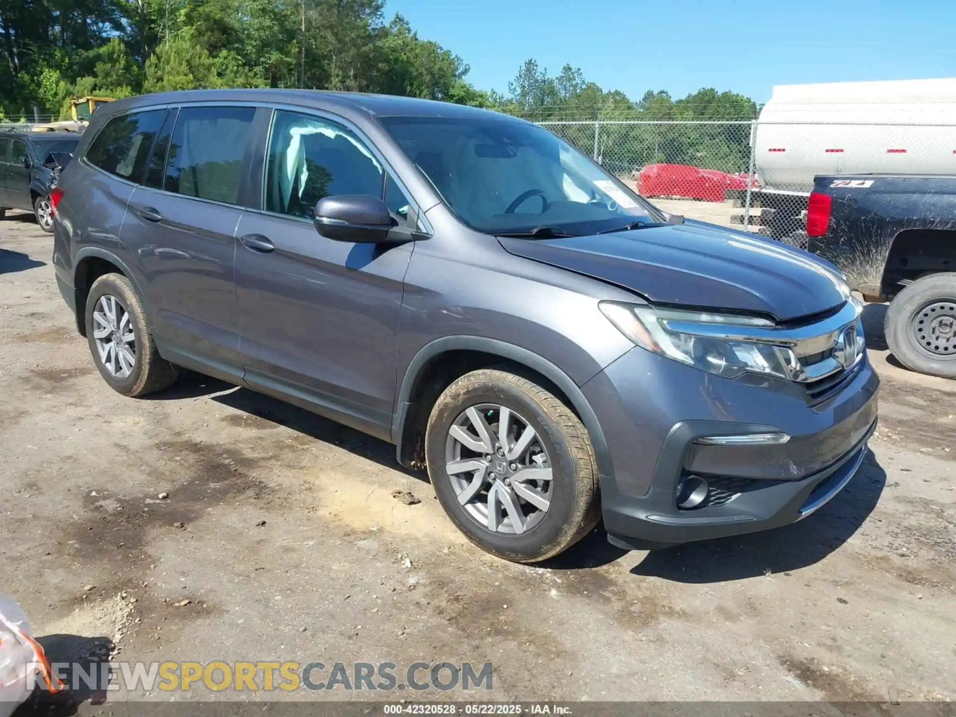 1 Photograph of a damaged car 5FNYF5H59KB036434 HONDA PILOT 2019