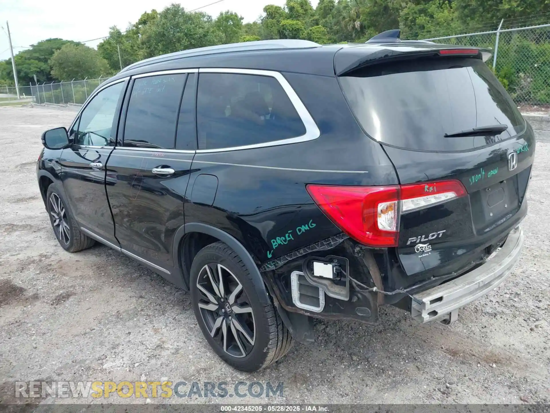 3 Photograph of a damaged car 5FNYF5H63KB010081 HONDA PILOT 2019