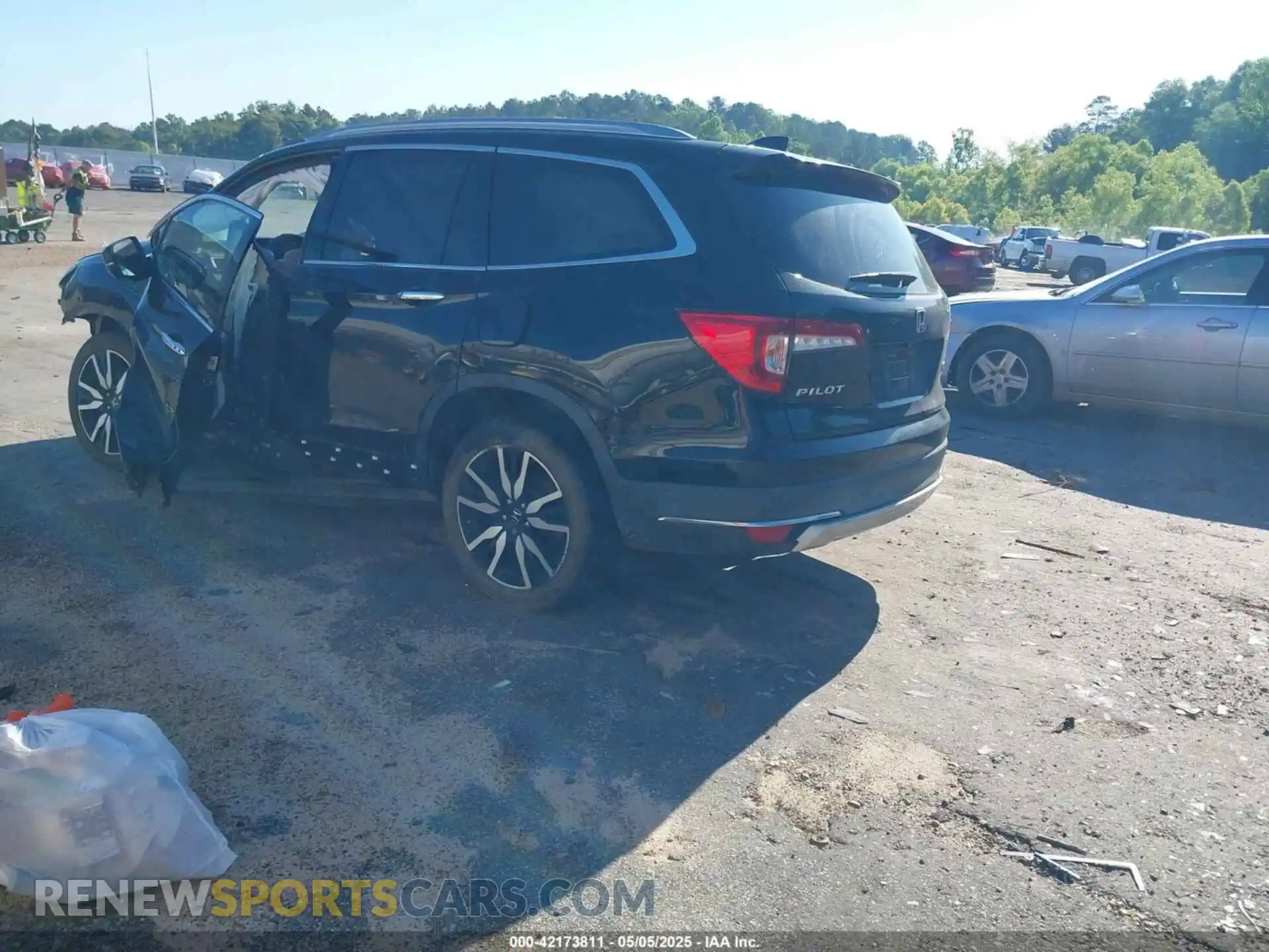 3 Photograph of a damaged car 5FNYF5H95KB019150 HONDA PILOT 2019