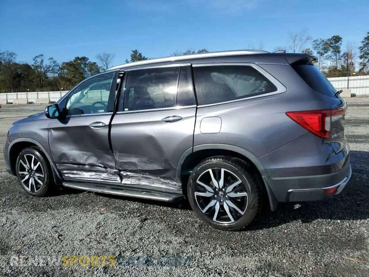 2 Photograph of a damaged car 5FNYF5H97KB002138 HONDA PILOT 2019