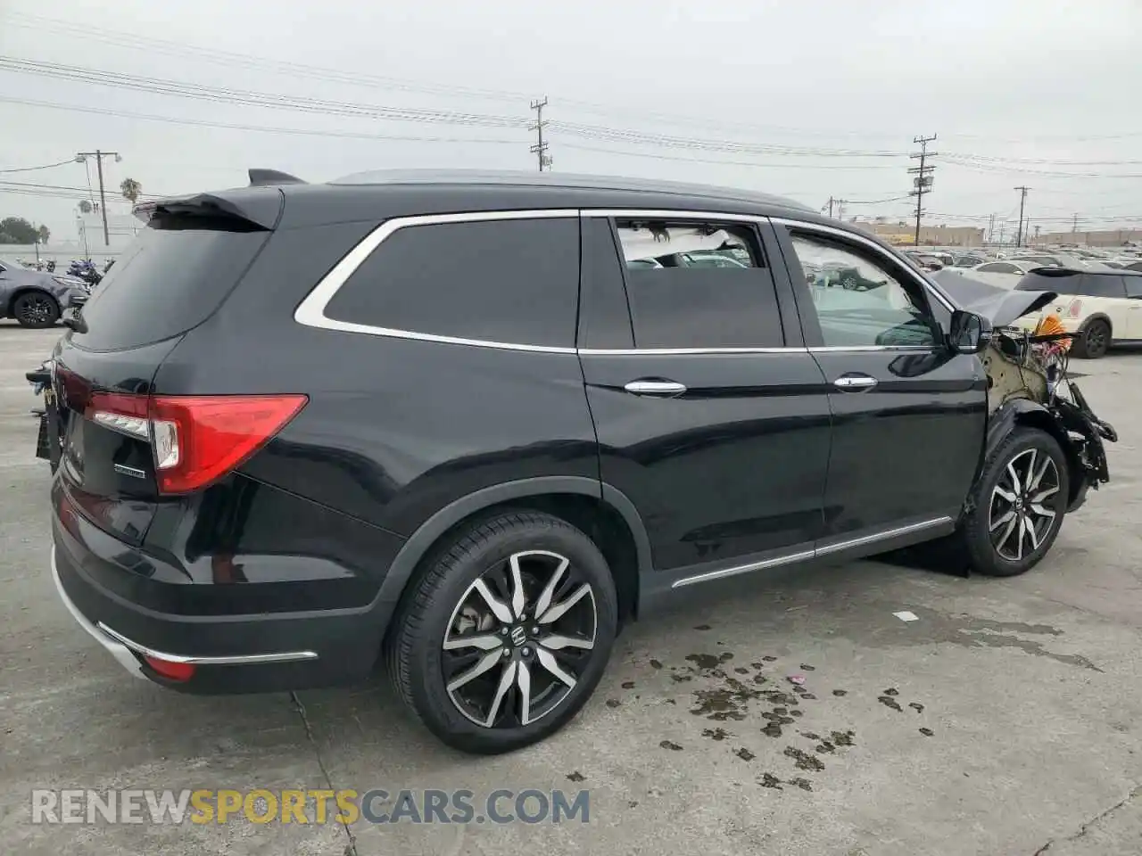 3 Photograph of a damaged car 5FNYF5H97KB005671 HONDA PILOT 2019