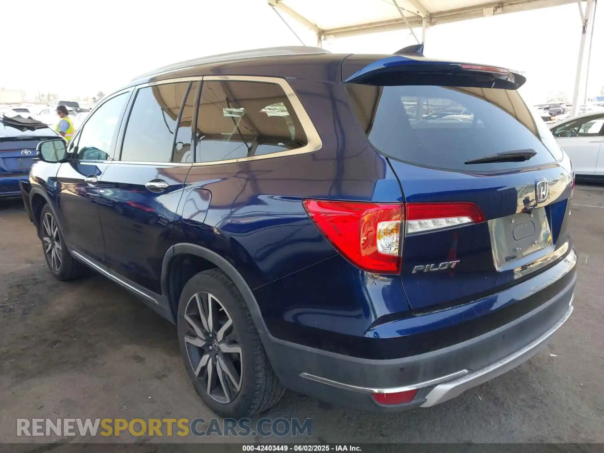 3 Photograph of a damaged car 5FNYF5H97KB013530 HONDA PILOT 2019