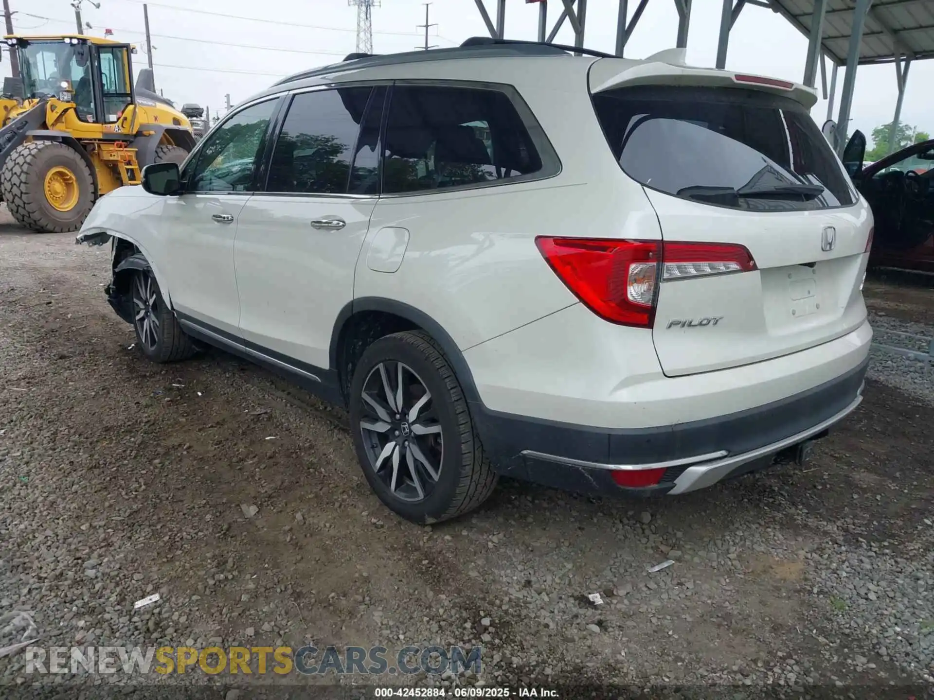 3 Photograph of a damaged car 5FNYF6H00KB015935 HONDA PILOT 2019