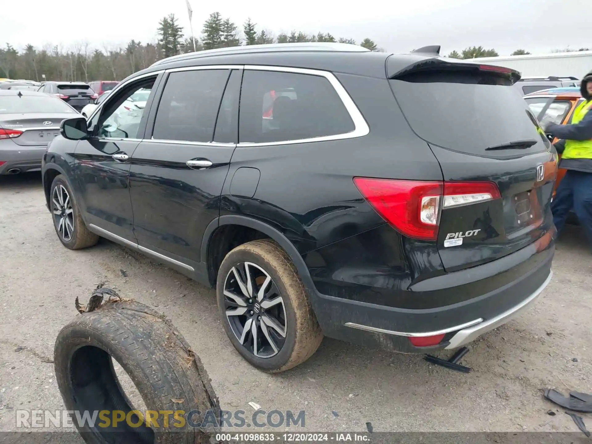 3 Photograph of a damaged car 5FNYF6H03KB061551 HONDA PILOT 2019