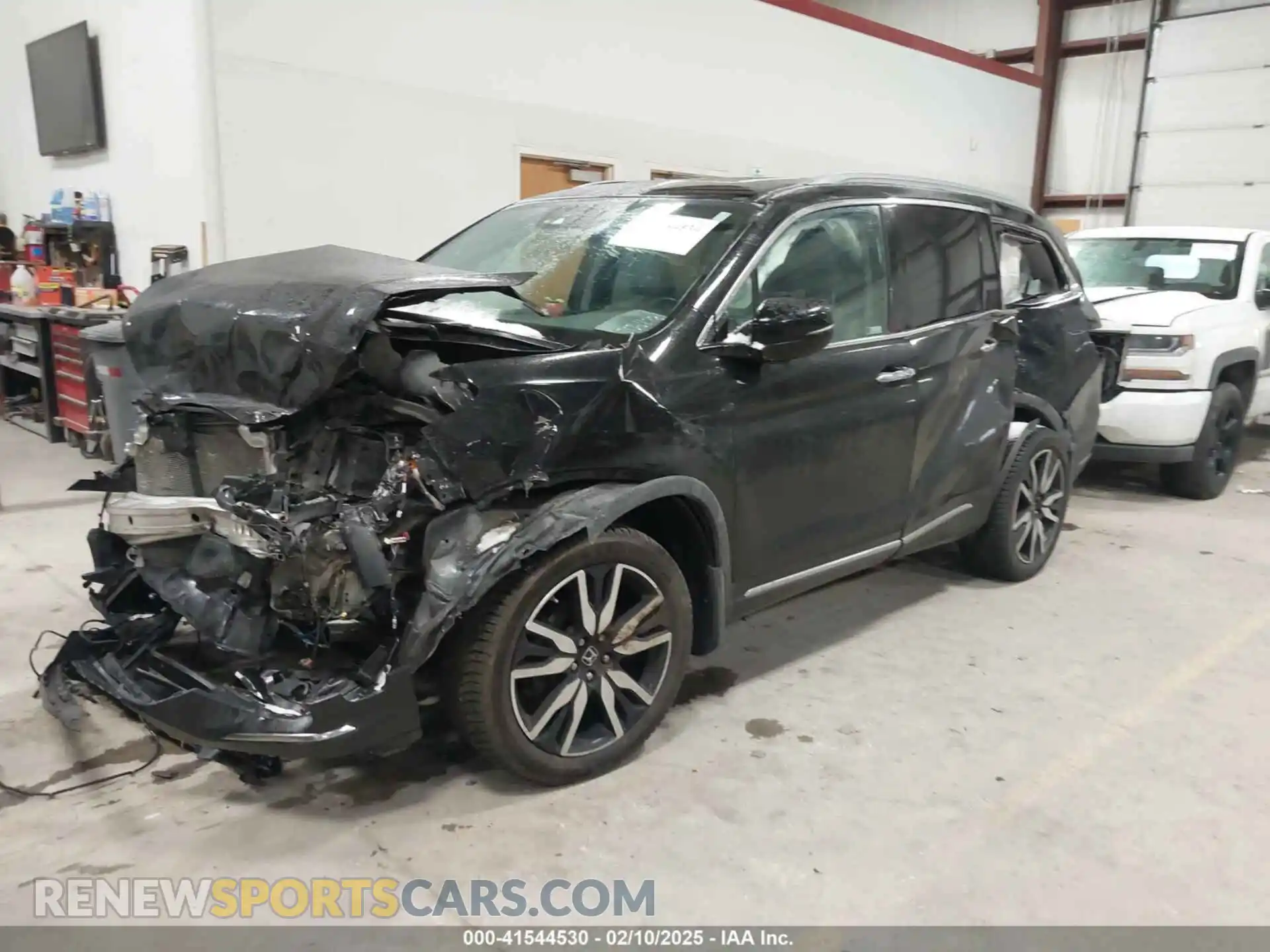 2 Photograph of a damaged car 5FNYF6H06KB040418 HONDA PILOT 2019