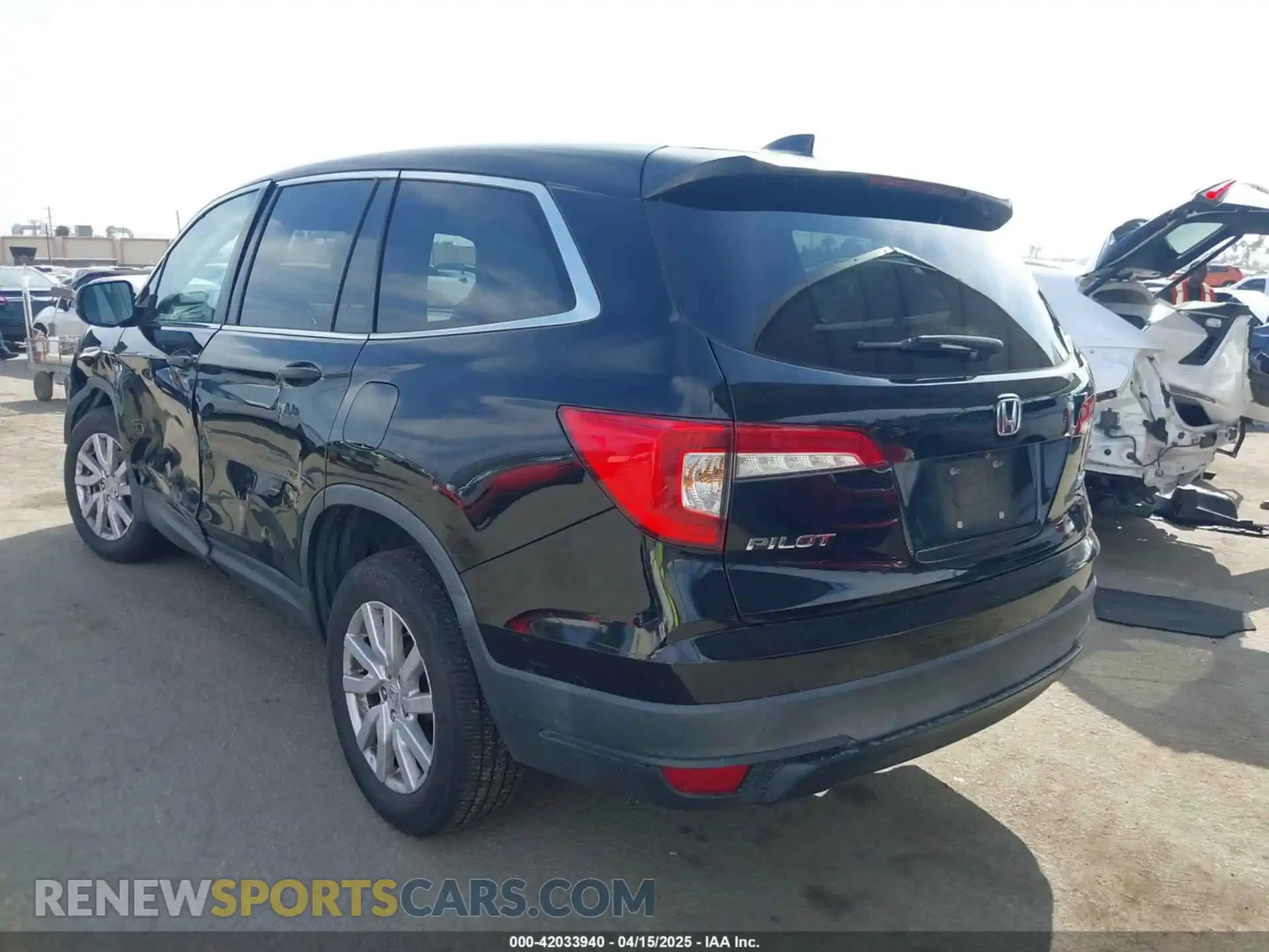3 Photograph of a damaged car 5FNYF6H15KB054786 HONDA PILOT 2019