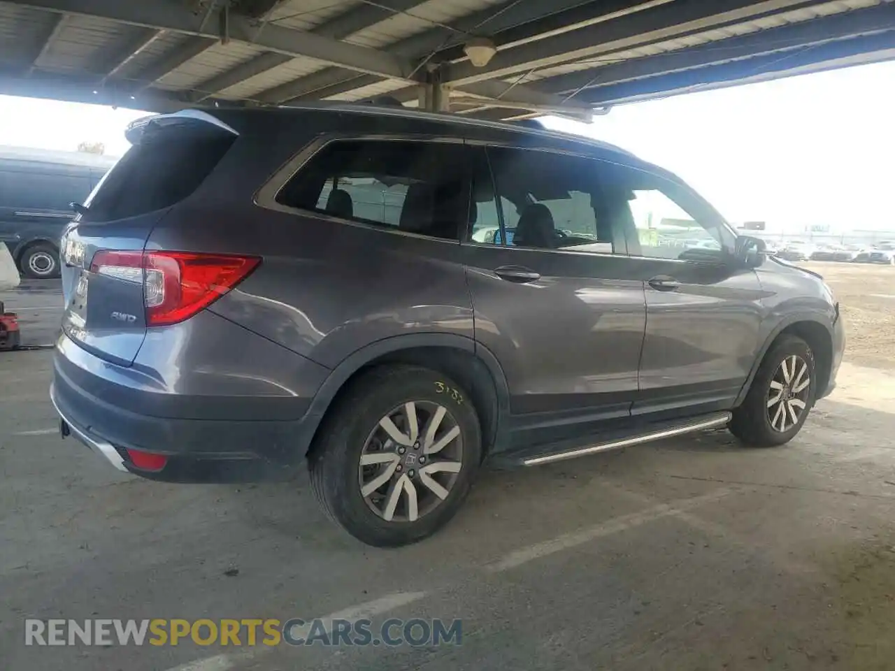 3 Photograph of a damaged car 5FNYF6H31KB038103 HONDA PILOT 2019