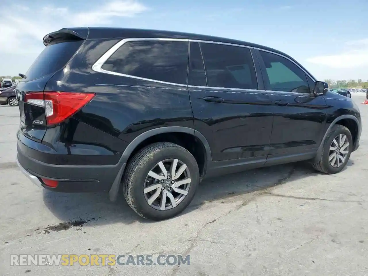 3 Photograph of a damaged car 5FNYF6H32KB048493 HONDA PILOT 2019