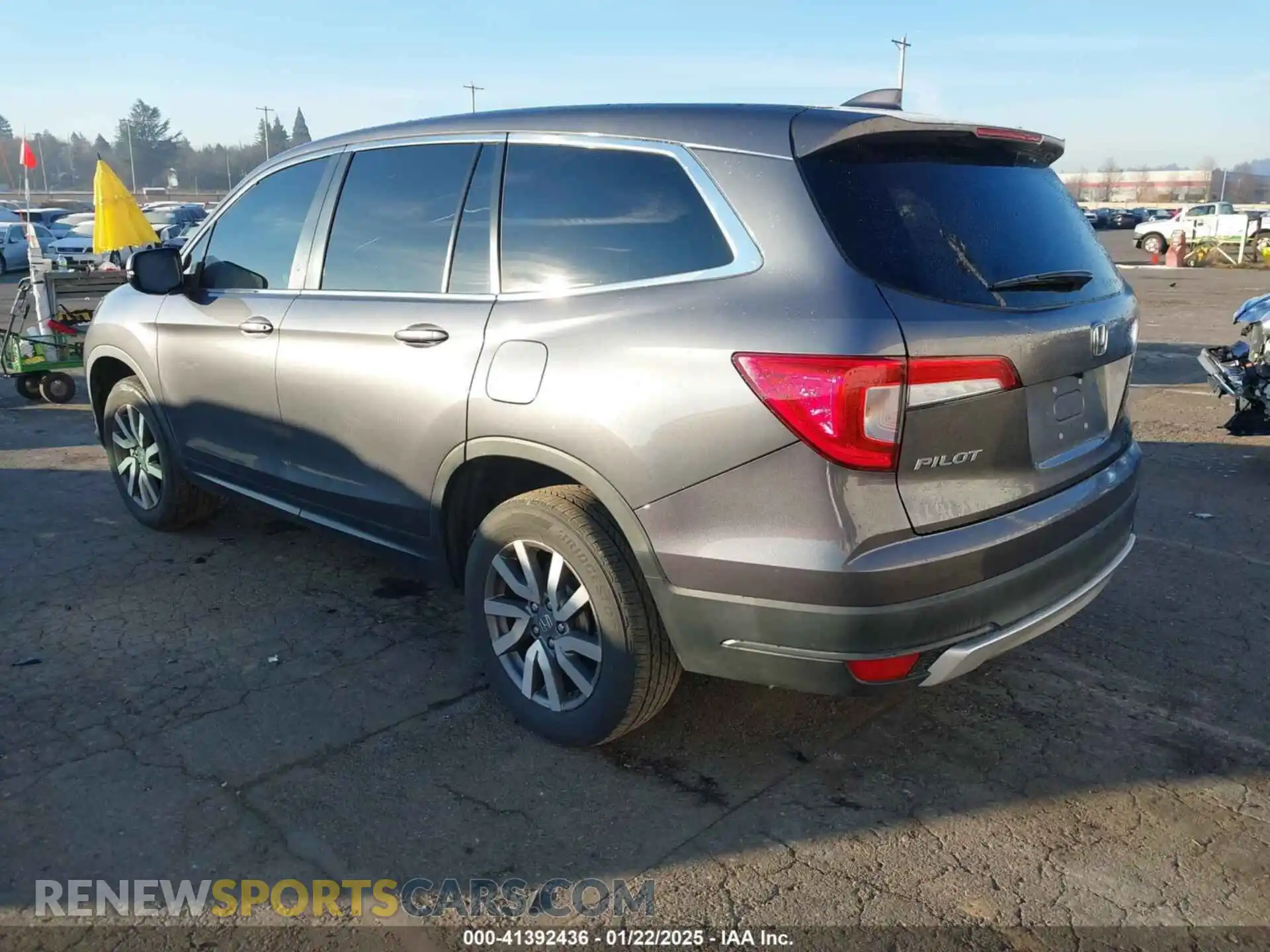 3 Photograph of a damaged car 5FNYF6H32KB094163 HONDA PILOT 2019