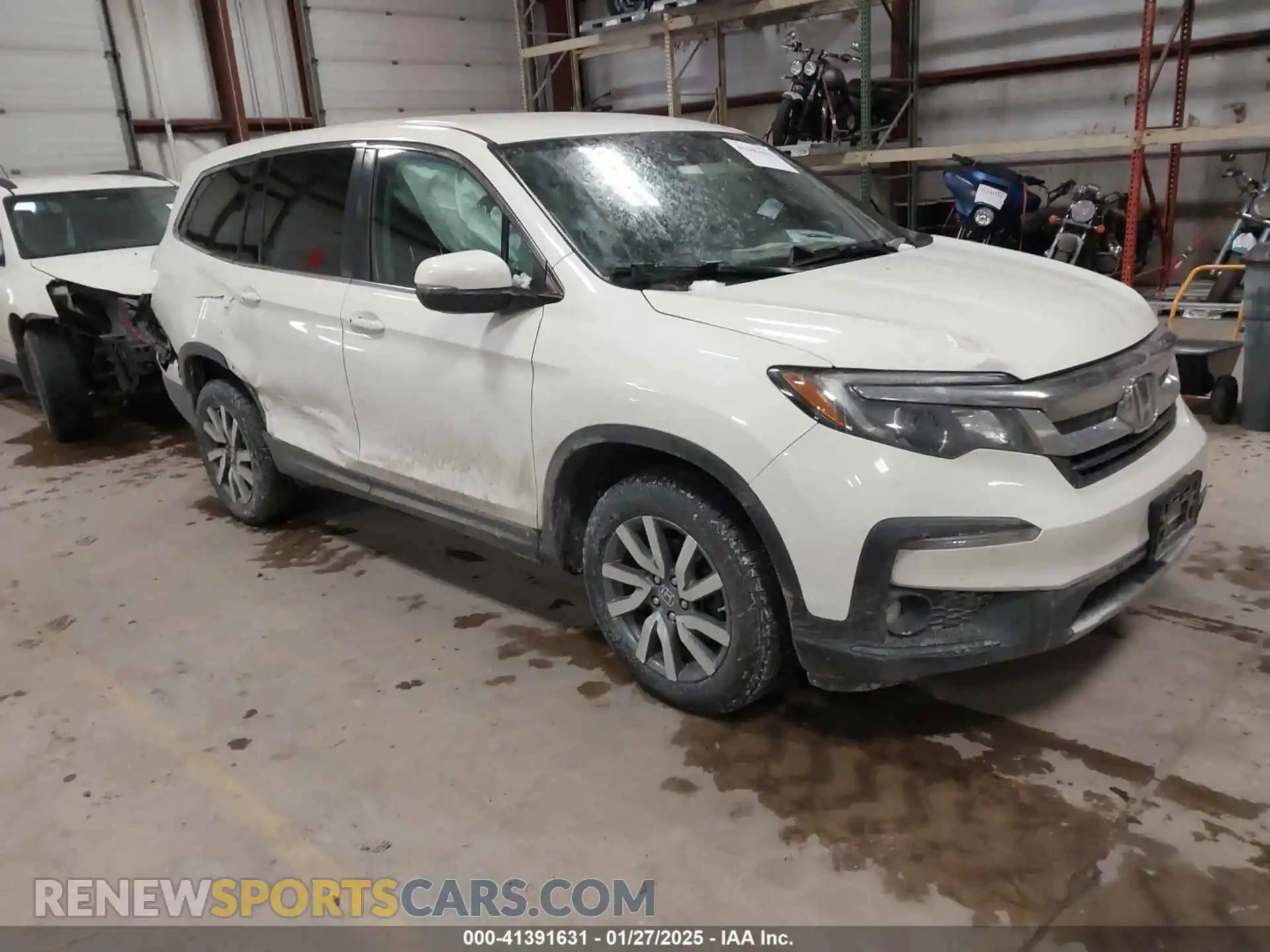1 Photograph of a damaged car 5FNYF6H34KB062752 HONDA PILOT 2019