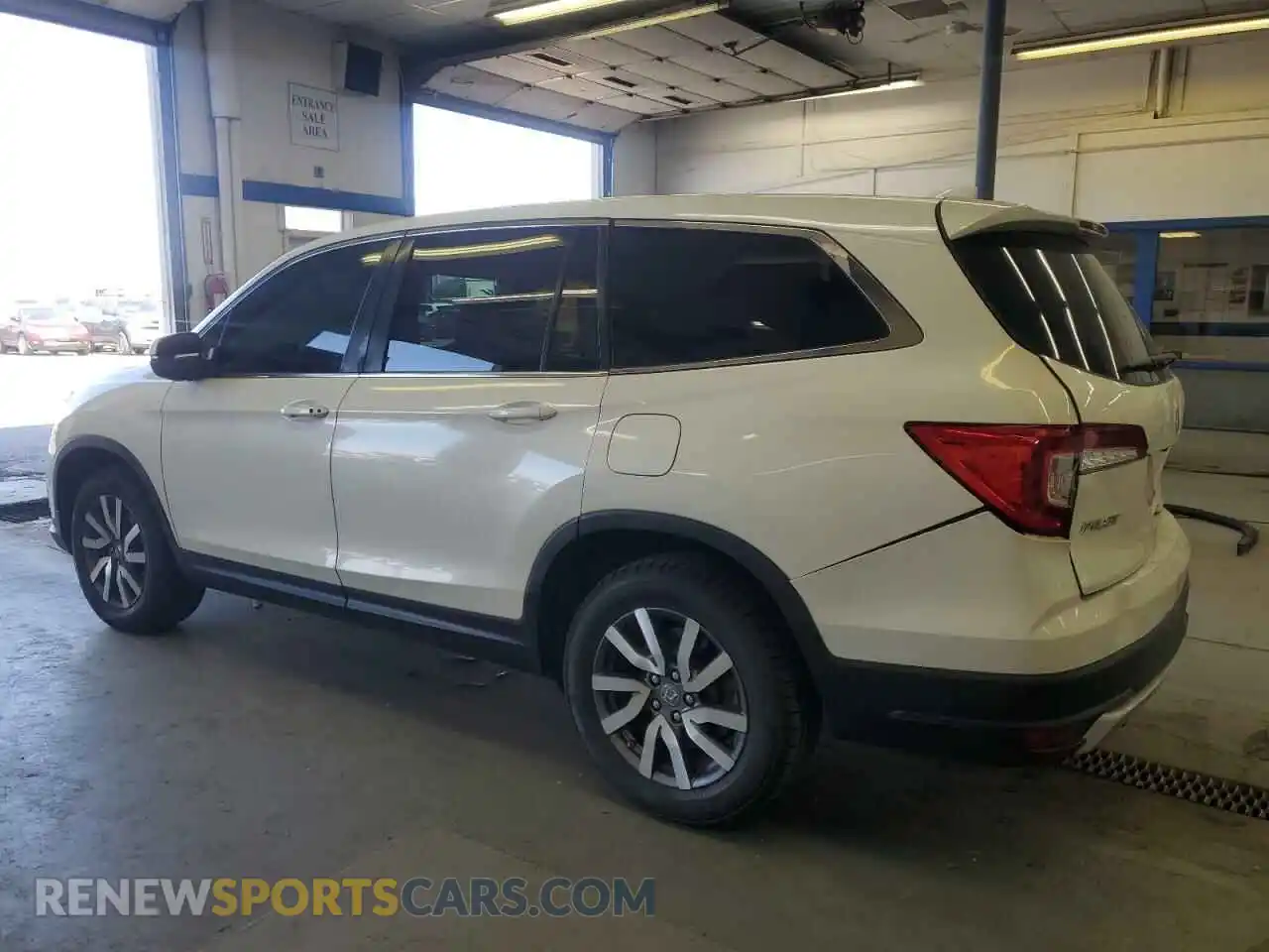 2 Photograph of a damaged car 5FNYF6H37KB065015 HONDA PILOT 2019