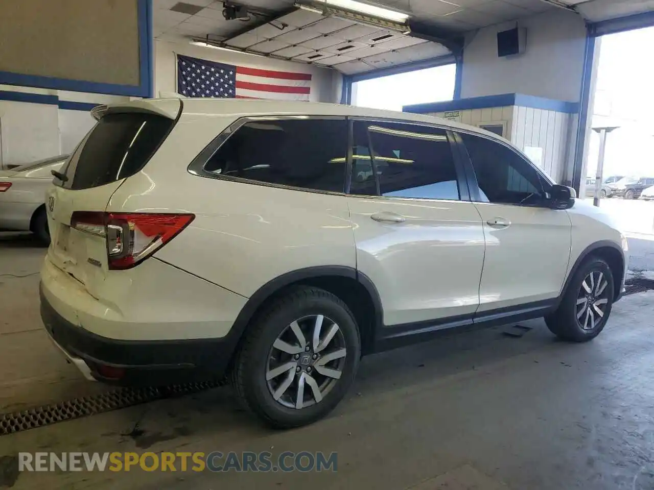 3 Photograph of a damaged car 5FNYF6H37KB065015 HONDA PILOT 2019