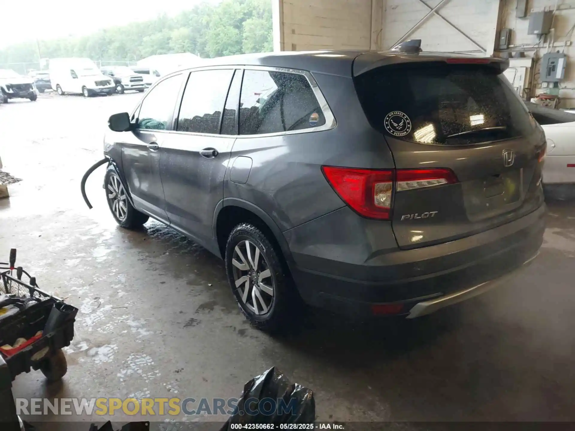 3 Photograph of a damaged car 5FNYF6H38KB015112 HONDA PILOT 2019