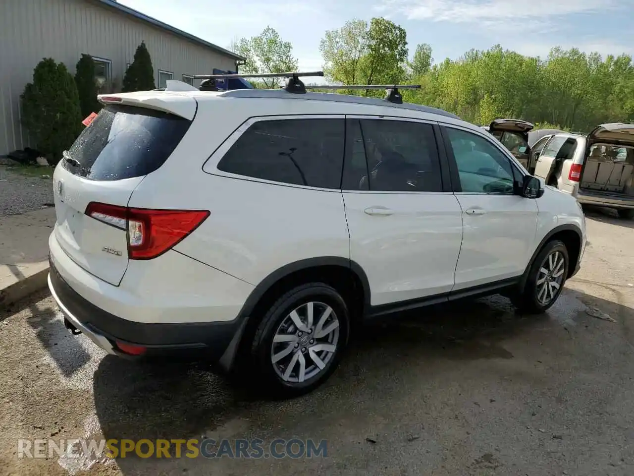 3 Photograph of a damaged car 5FNYF6H39KB037751 HONDA PILOT 2019