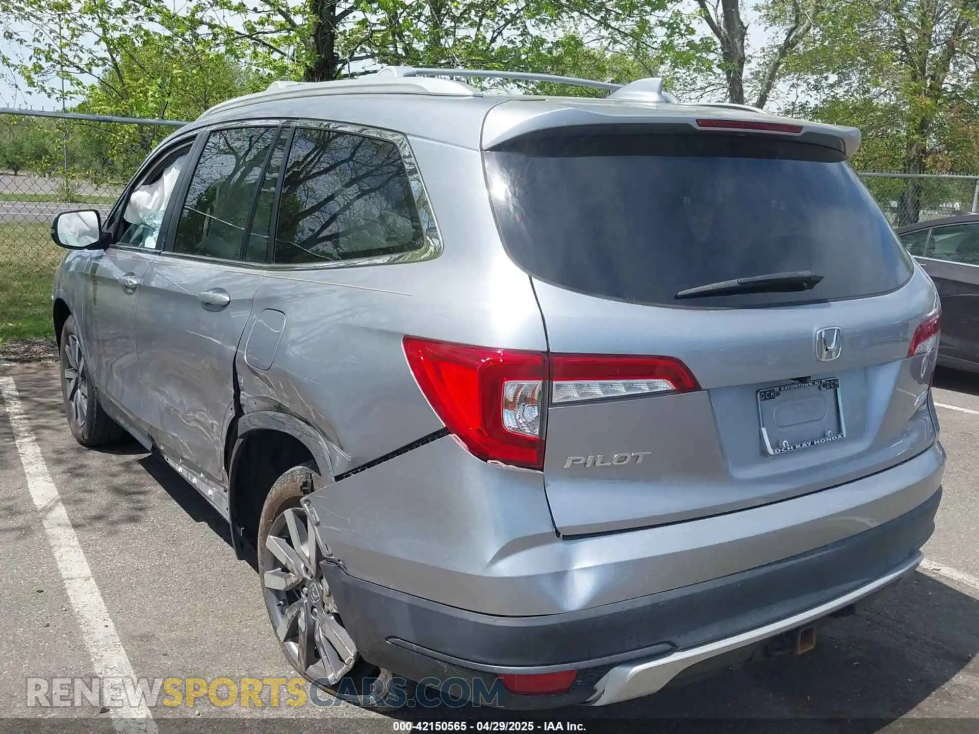3 fotografías del automóvil dañado 5FNYF6H3XKB093231 HONDA PILOT 2019