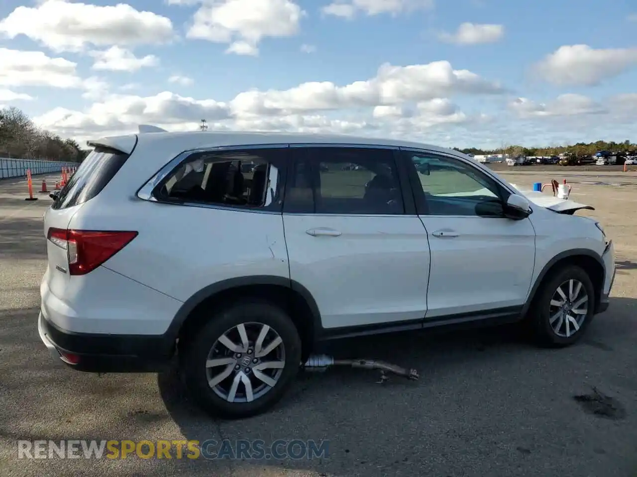 3 Photograph of a damaged car 5FNYF6H50KB076830 HONDA PILOT 2019