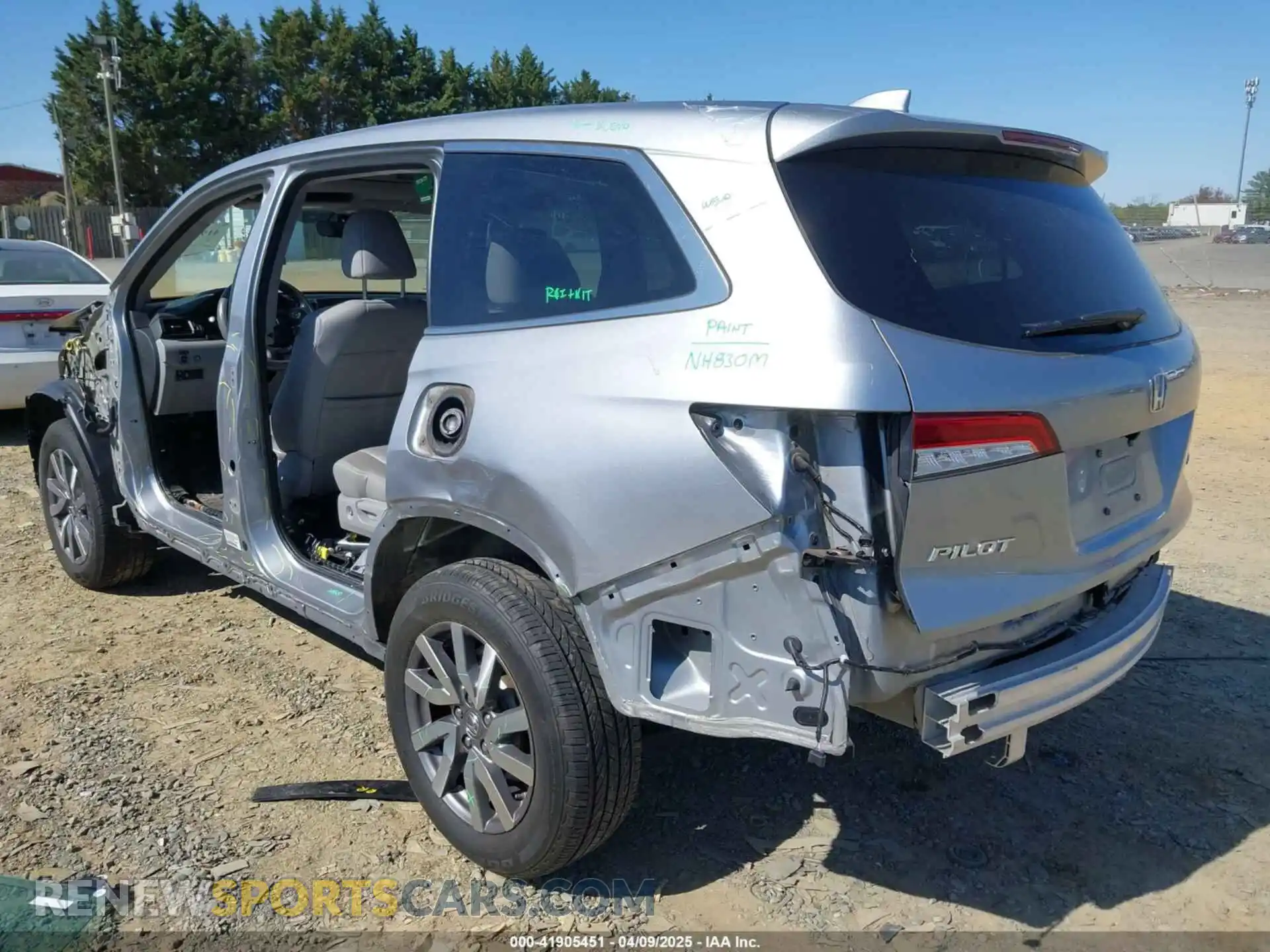 3 Photograph of a damaged car 5FNYF6H51KB093099 HONDA PILOT 2019