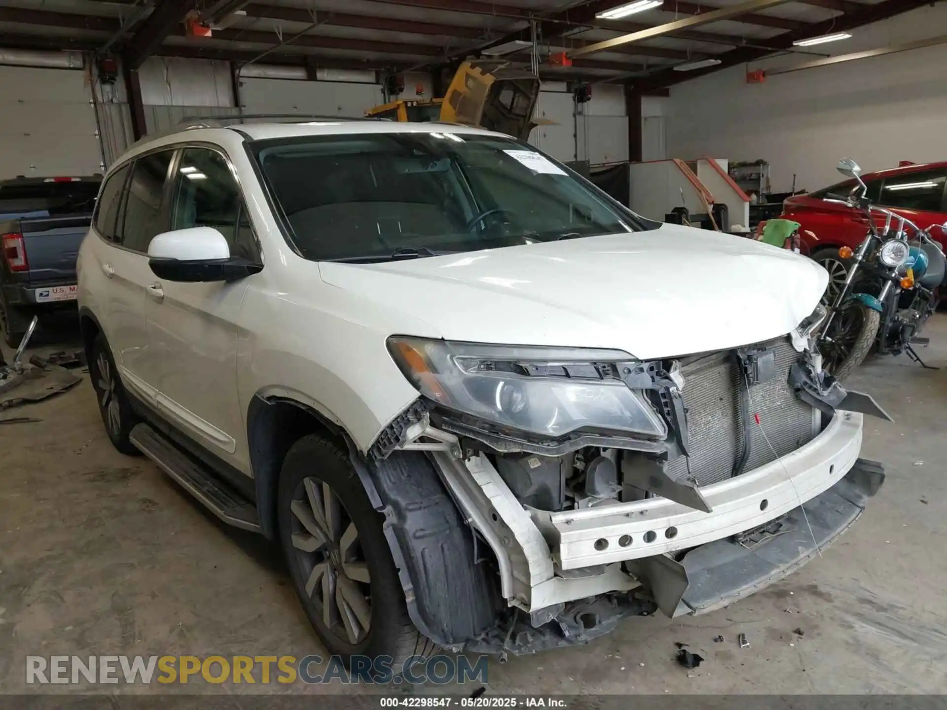 1 Photograph of a damaged car 5FNYF6H54KB043295 HONDA PILOT 2019