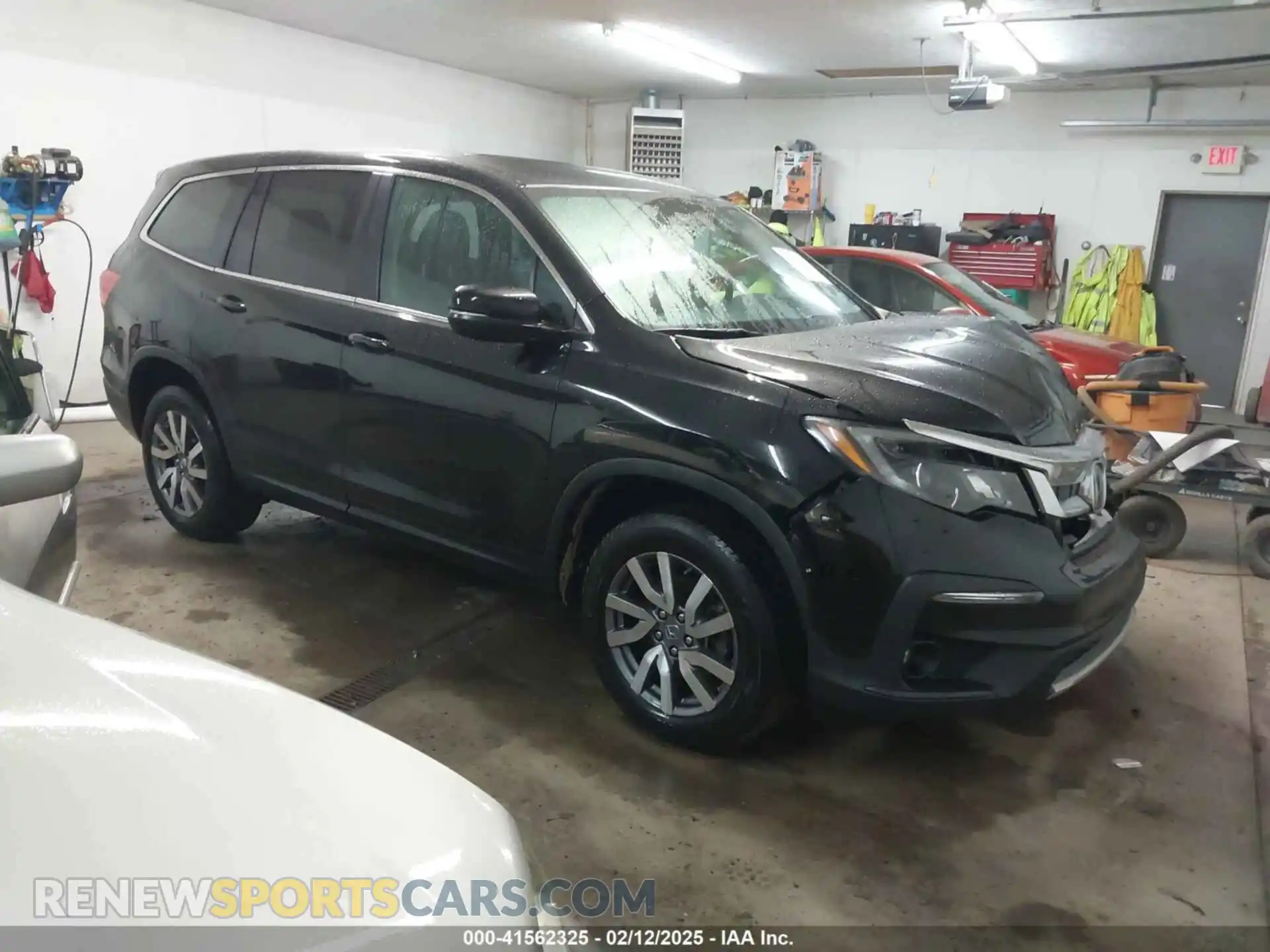1 Photograph of a damaged car 5FNYF6H55KB083790 HONDA PILOT 2019