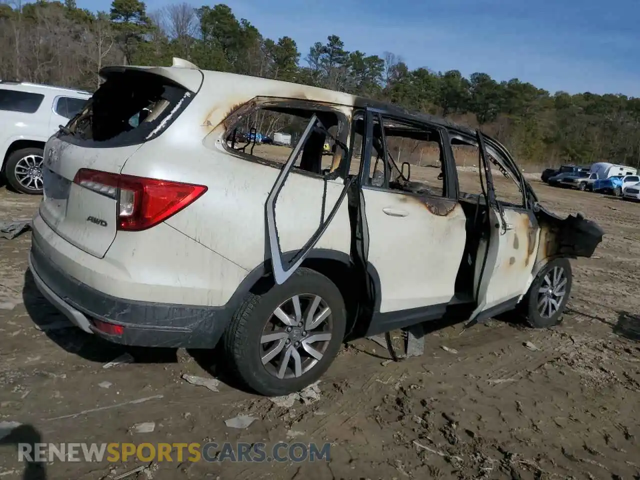 3 Photograph of a damaged car 5FNYF6H56KB022254 HONDA PILOT 2019