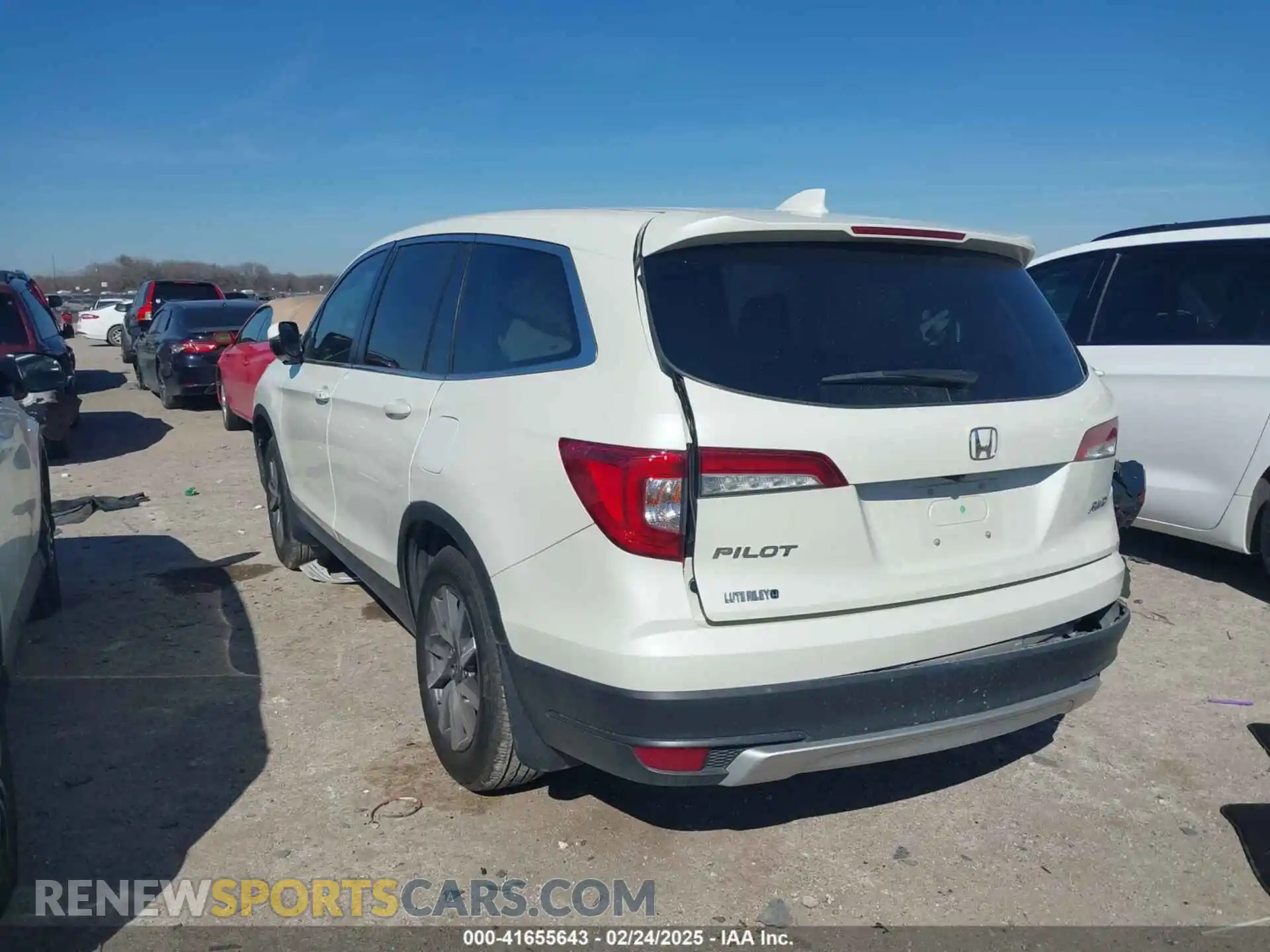 3 Photograph of a damaged car 5FNYF6H56KB038745 HONDA PILOT 2019