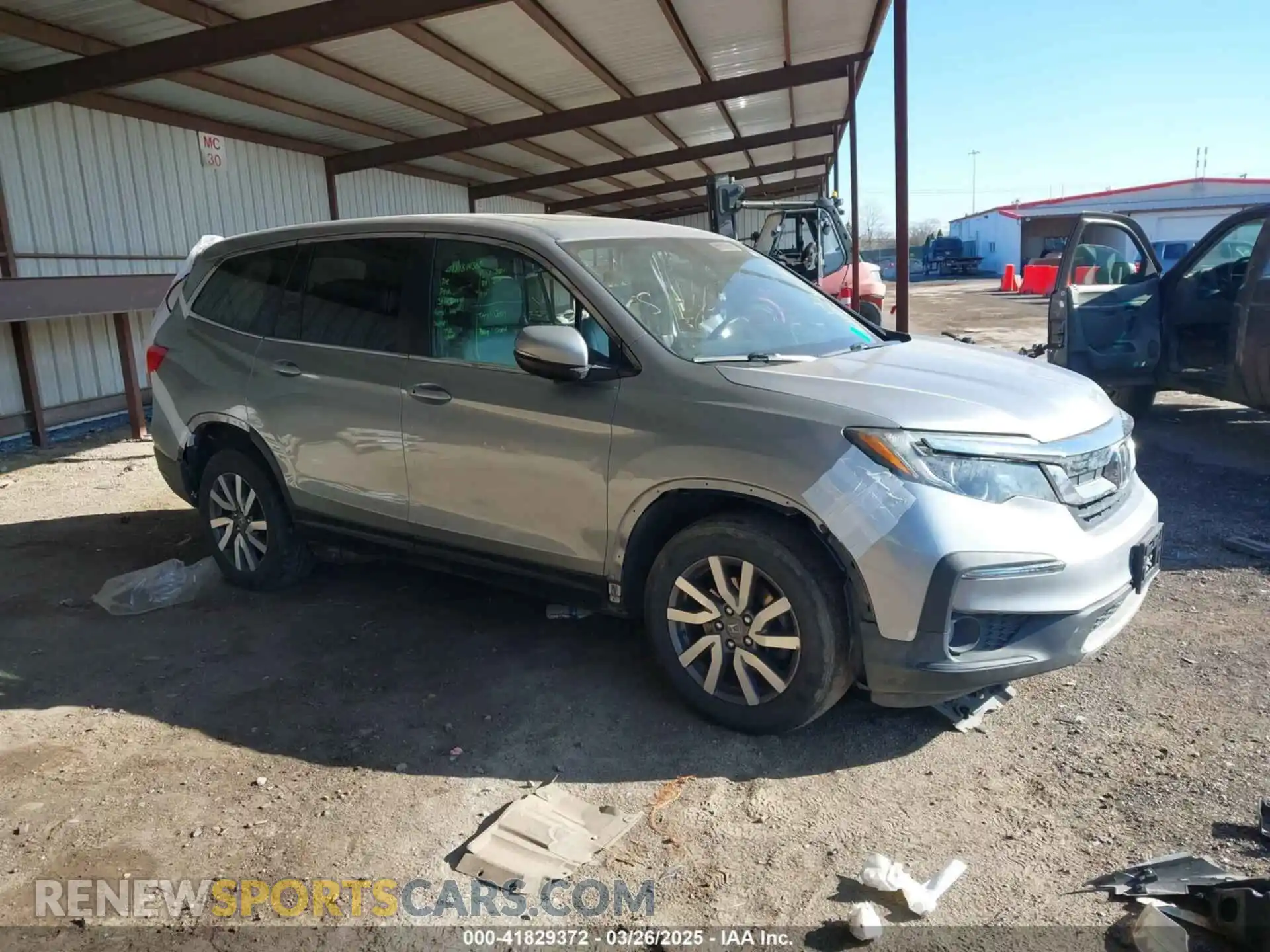 1 Photograph of a damaged car 5FNYF6H56KB091932 HONDA PILOT 2019