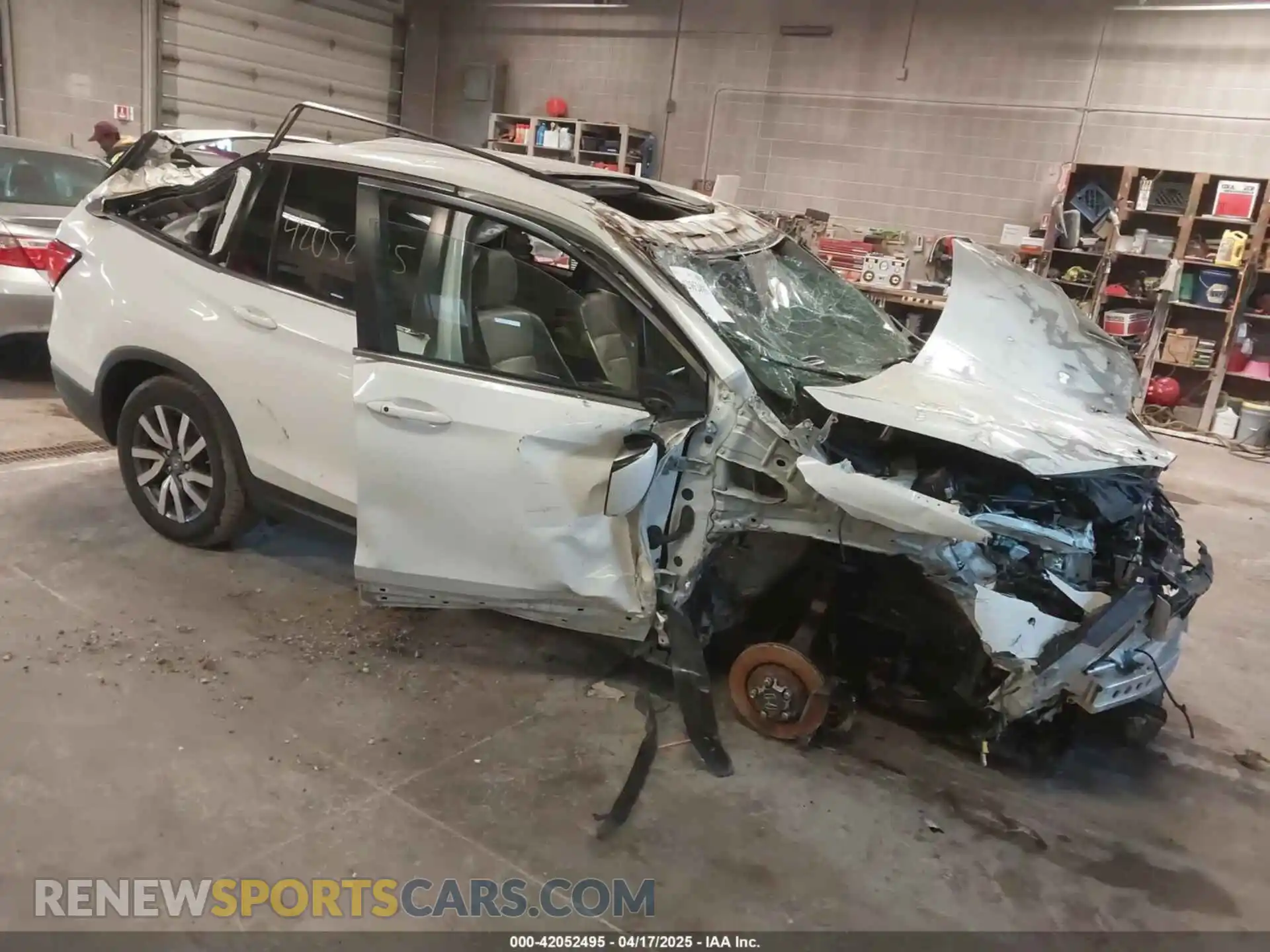 1 Photograph of a damaged car 5FNYF6H57KB050130 HONDA PILOT 2019