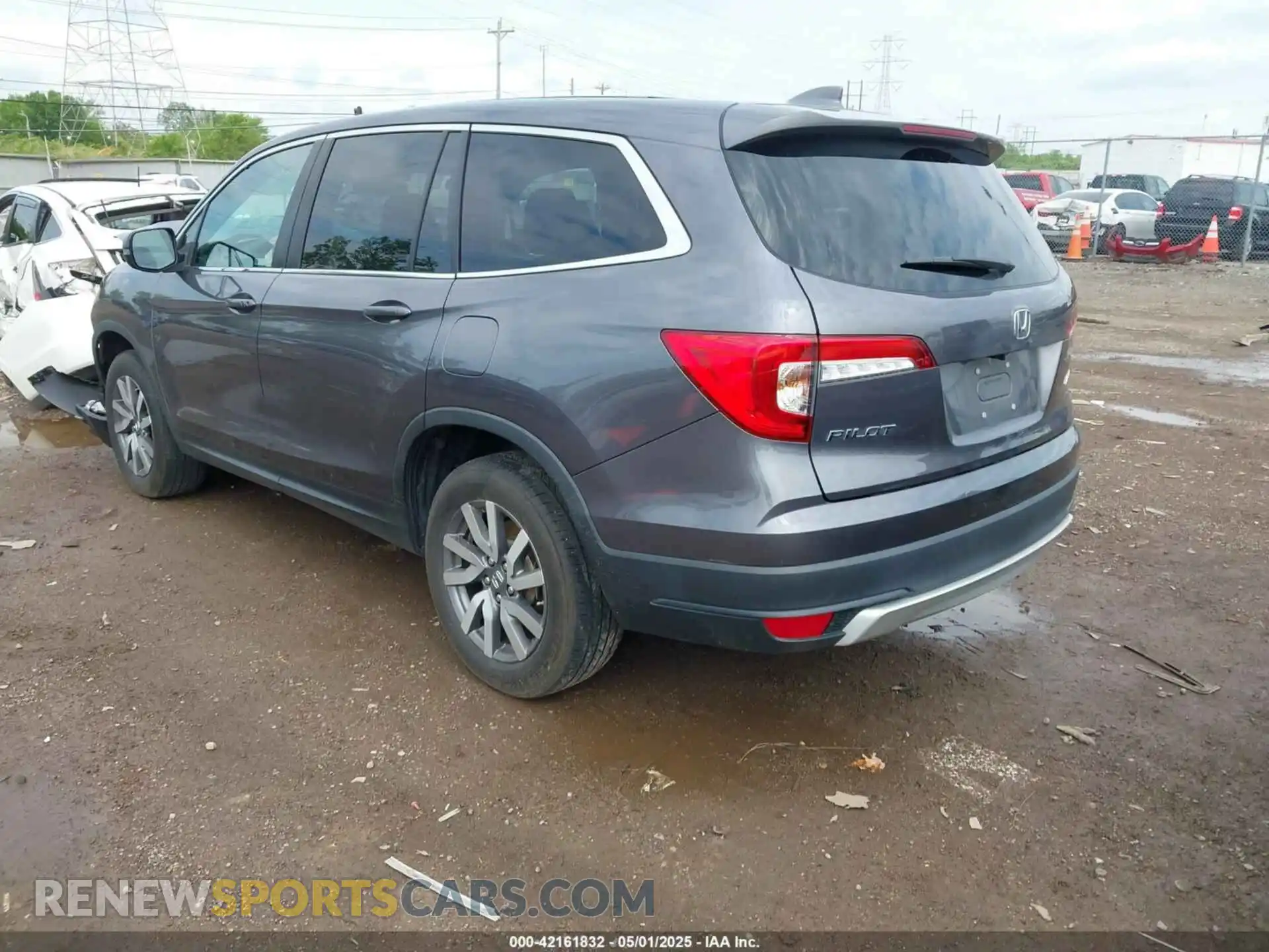 3 Photograph of a damaged car 5FNYF6H57KB053786 HONDA PILOT 2019
