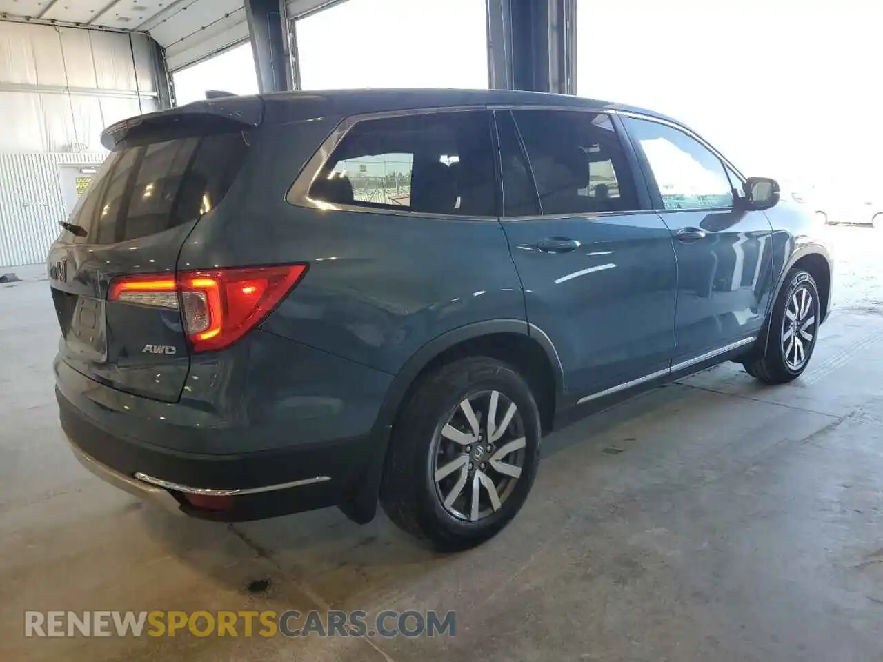 3 Photograph of a damaged car 5FNYF6H59KB068824 HONDA PILOT 2019