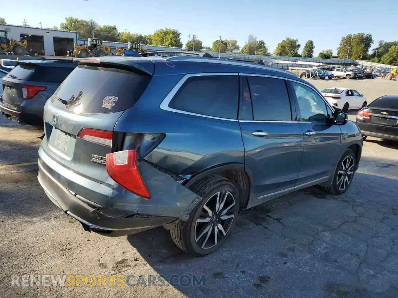 3 Photograph of a damaged car 5FNYF6H62KB005413 HONDA PILOT 2019