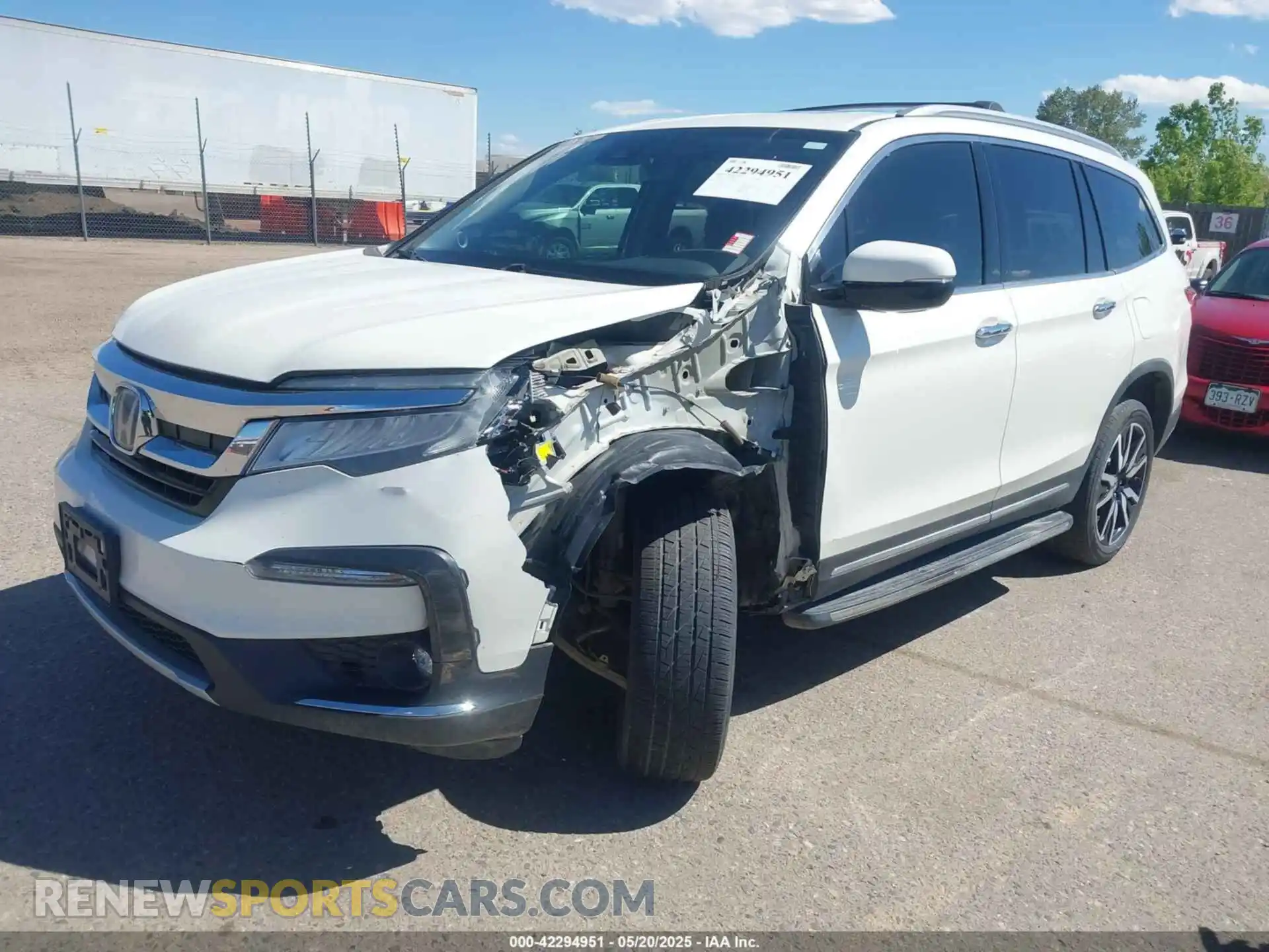2 fotografías del automóvil dañado 5FNYF6H63KB046486 HONDA PILOT 2019
