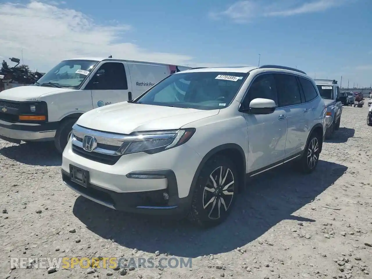 1 Photograph of a damaged car 5FNYF6H92KB027227 HONDA PILOT 2019