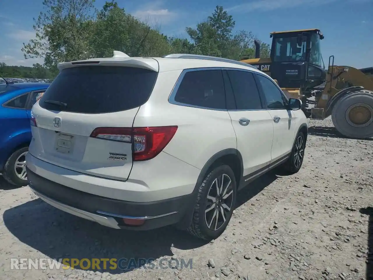 3 Photograph of a damaged car 5FNYF6H92KB027227 HONDA PILOT 2019