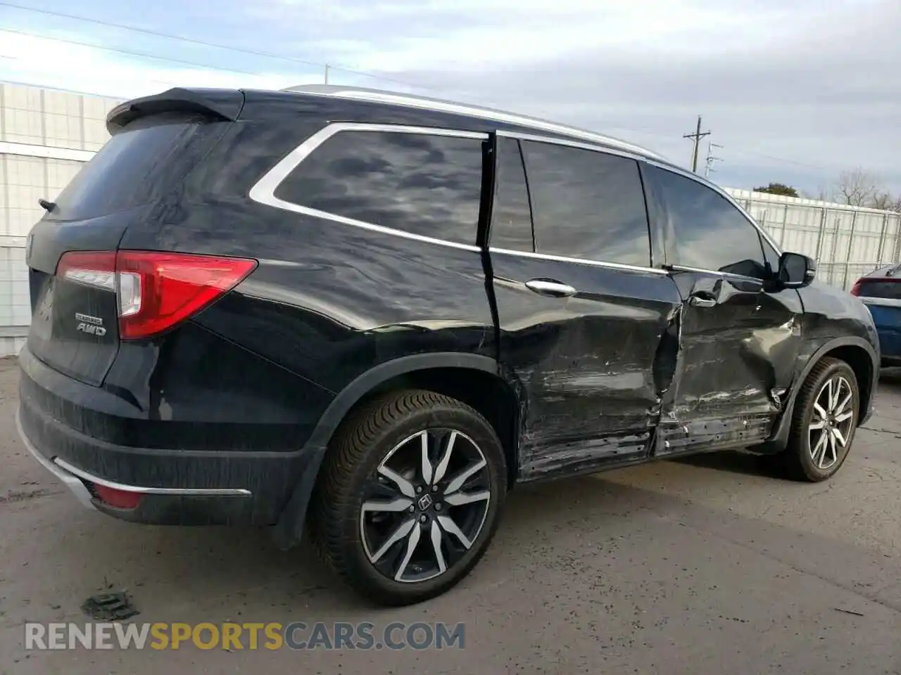 3 Photograph of a damaged car 5FNYF6H94KB024152 HONDA PILOT 2019