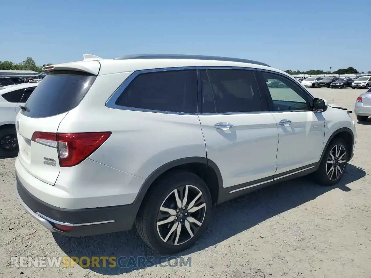 3 Photograph of a damaged car 5FNYF6H96KB057122 HONDA PILOT 2019