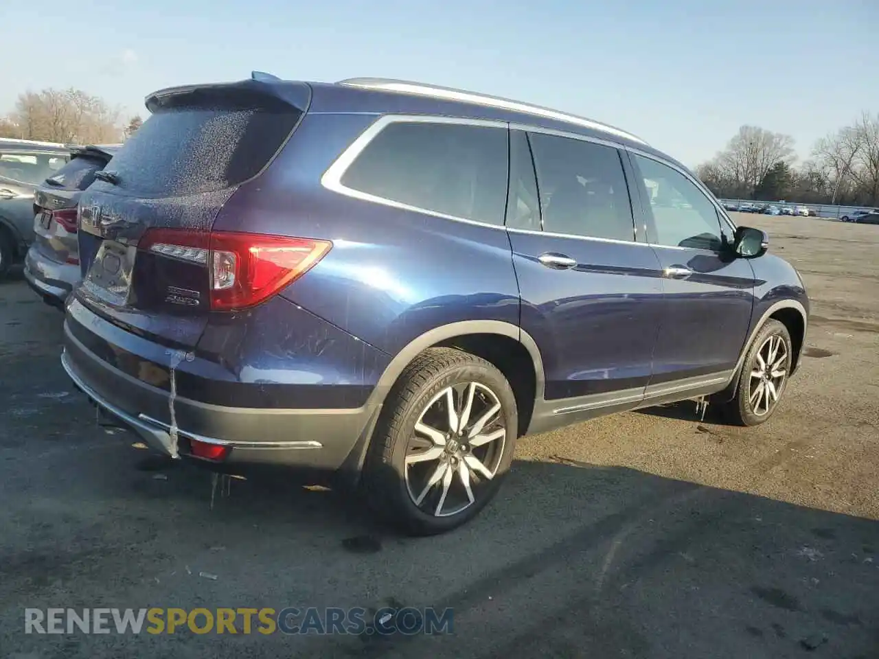 3 Photograph of a damaged car 5FNYF6H97KB011458 HONDA PILOT 2019