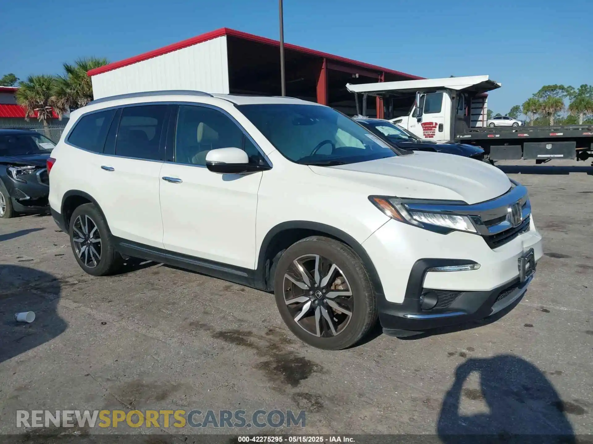 1 Photograph of a damaged car 5FNYF6H98KB016992 HONDA PILOT 2019