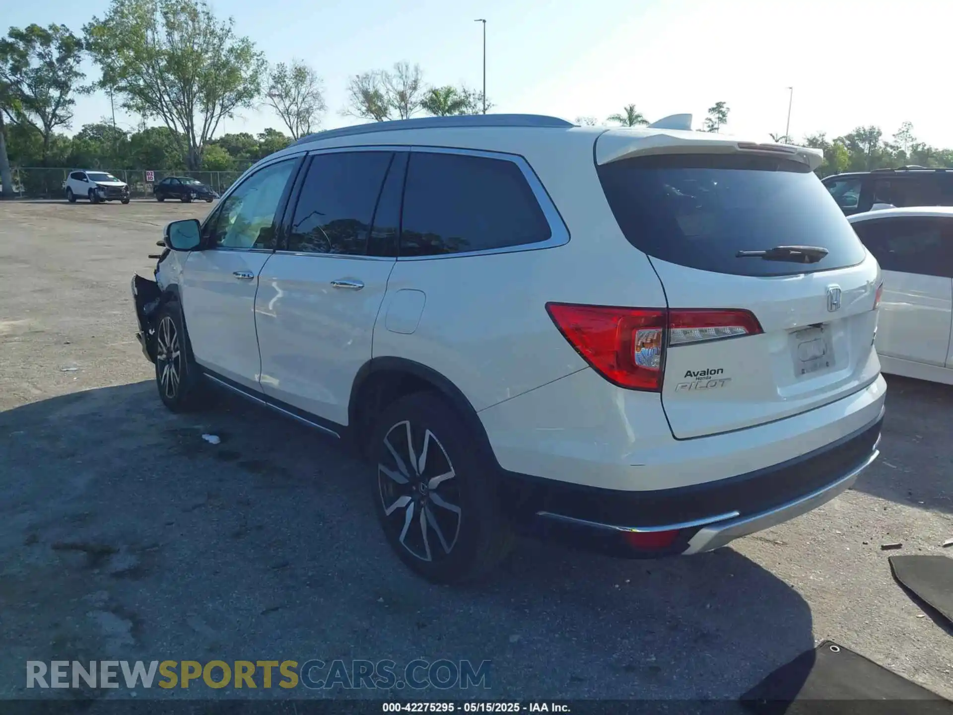 3 Photograph of a damaged car 5FNYF6H98KB016992 HONDA PILOT 2019