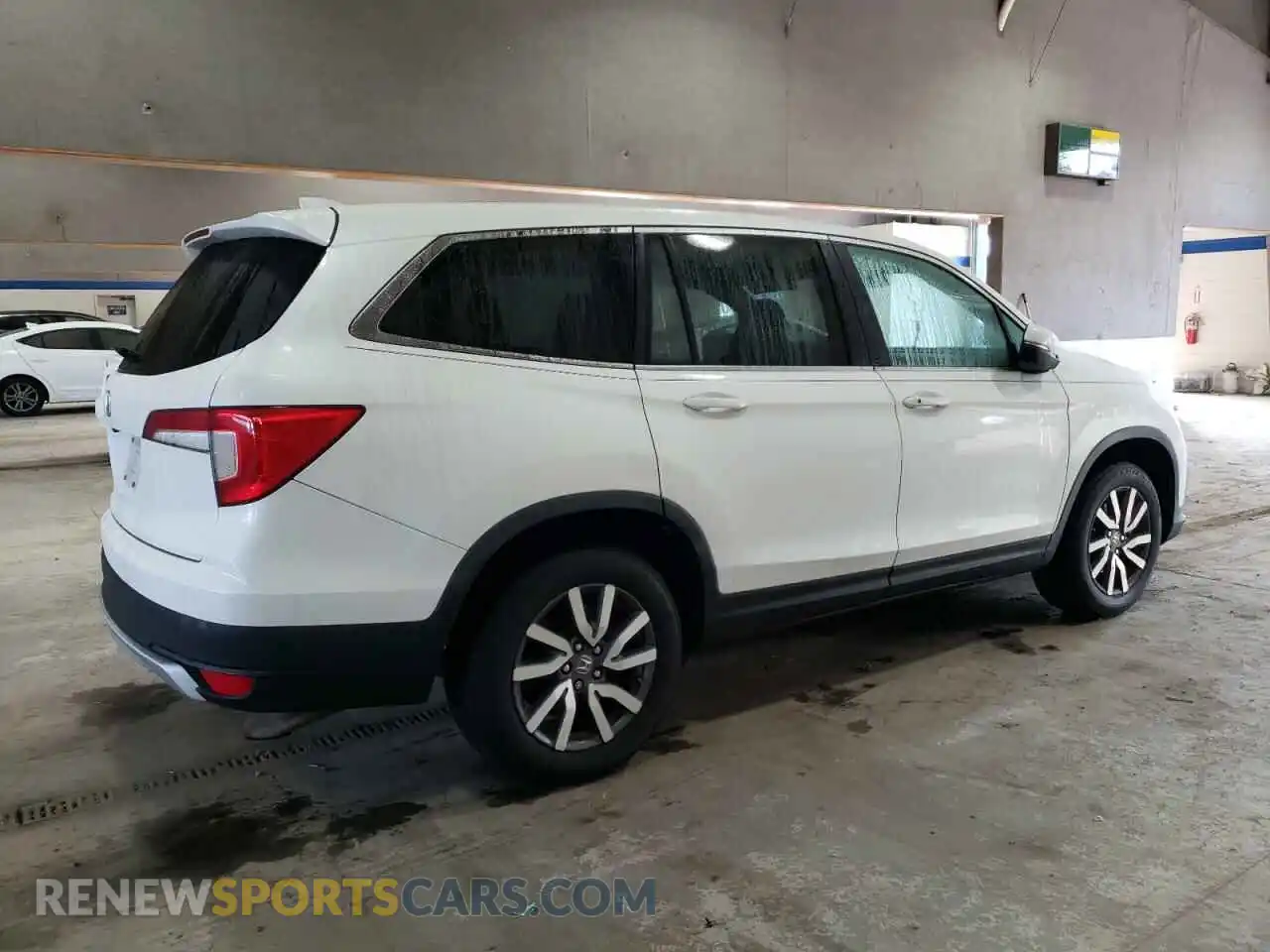 3 Photograph of a damaged car 5FNYF5H32LB025338 HONDA PILOT 2020