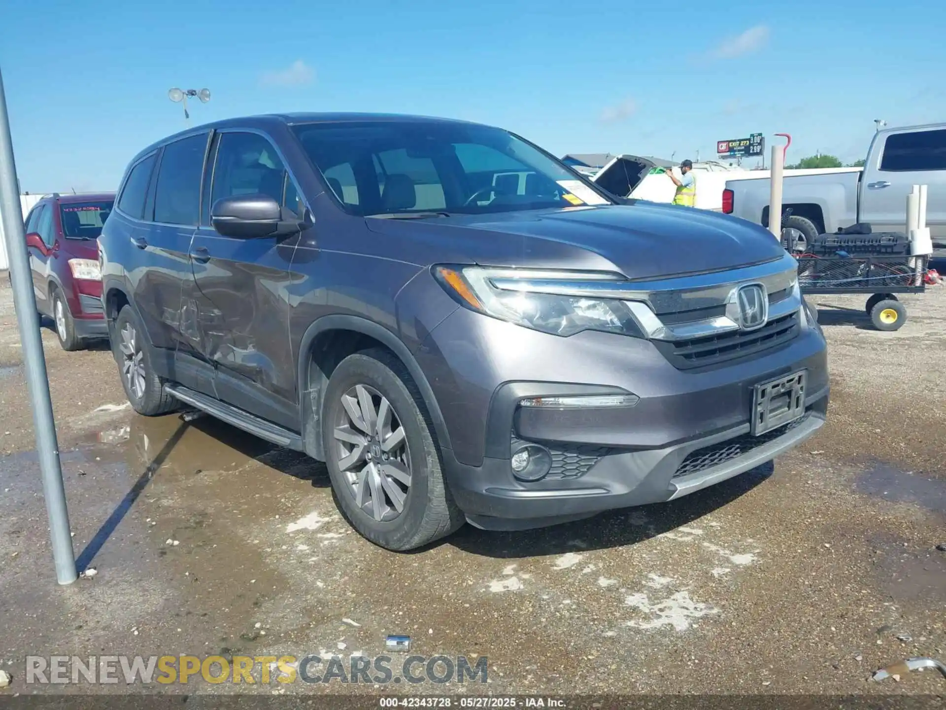 1 Photograph of a damaged car 5FNYF5H52LB026281 HONDA PILOT 2020
