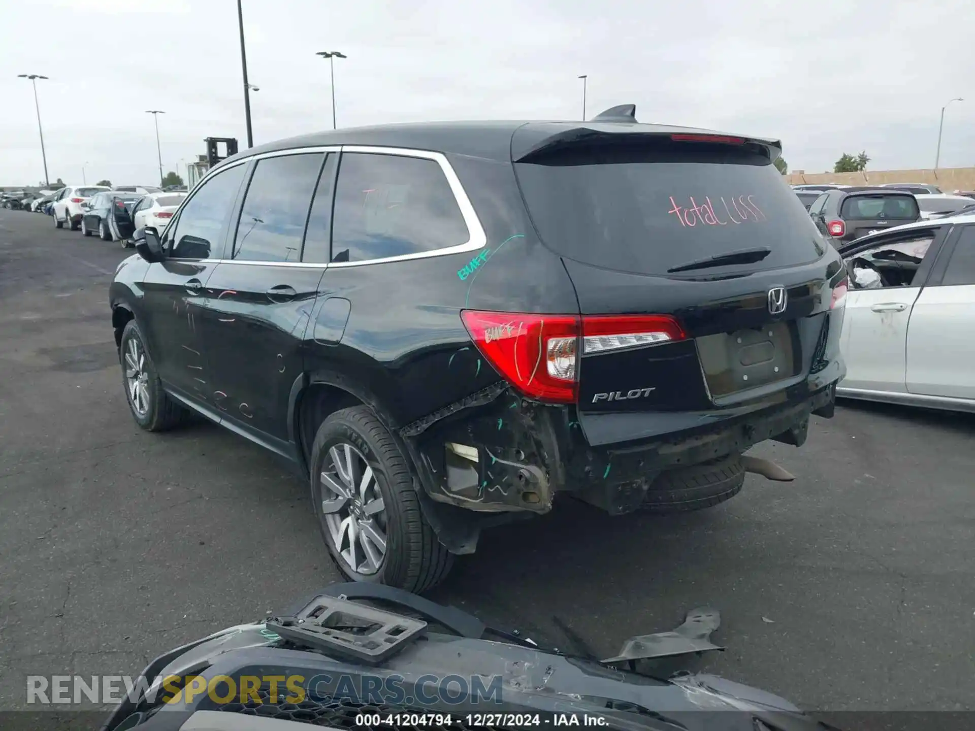 3 Photograph of a damaged car 5FNYF5H53LB028198 HONDA PILOT 2020