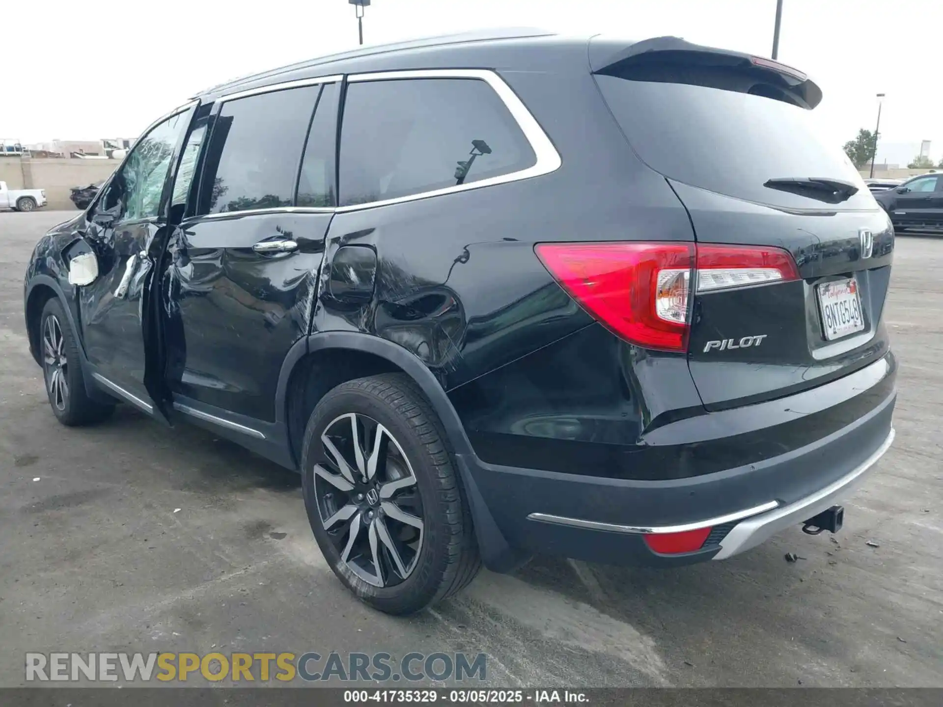 3 Photograph of a damaged car 5FNYF5H62LB009506 HONDA PILOT 2020