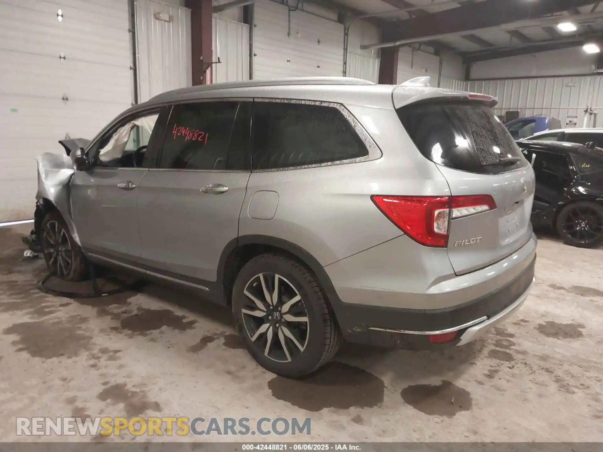 3 Photograph of a damaged car 5FNYF5H95LB025516 HONDA PILOT 2020
