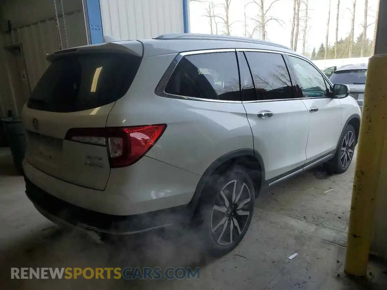 3 Photograph of a damaged car 5FNYF6H00LB058804 HONDA PILOT 2020