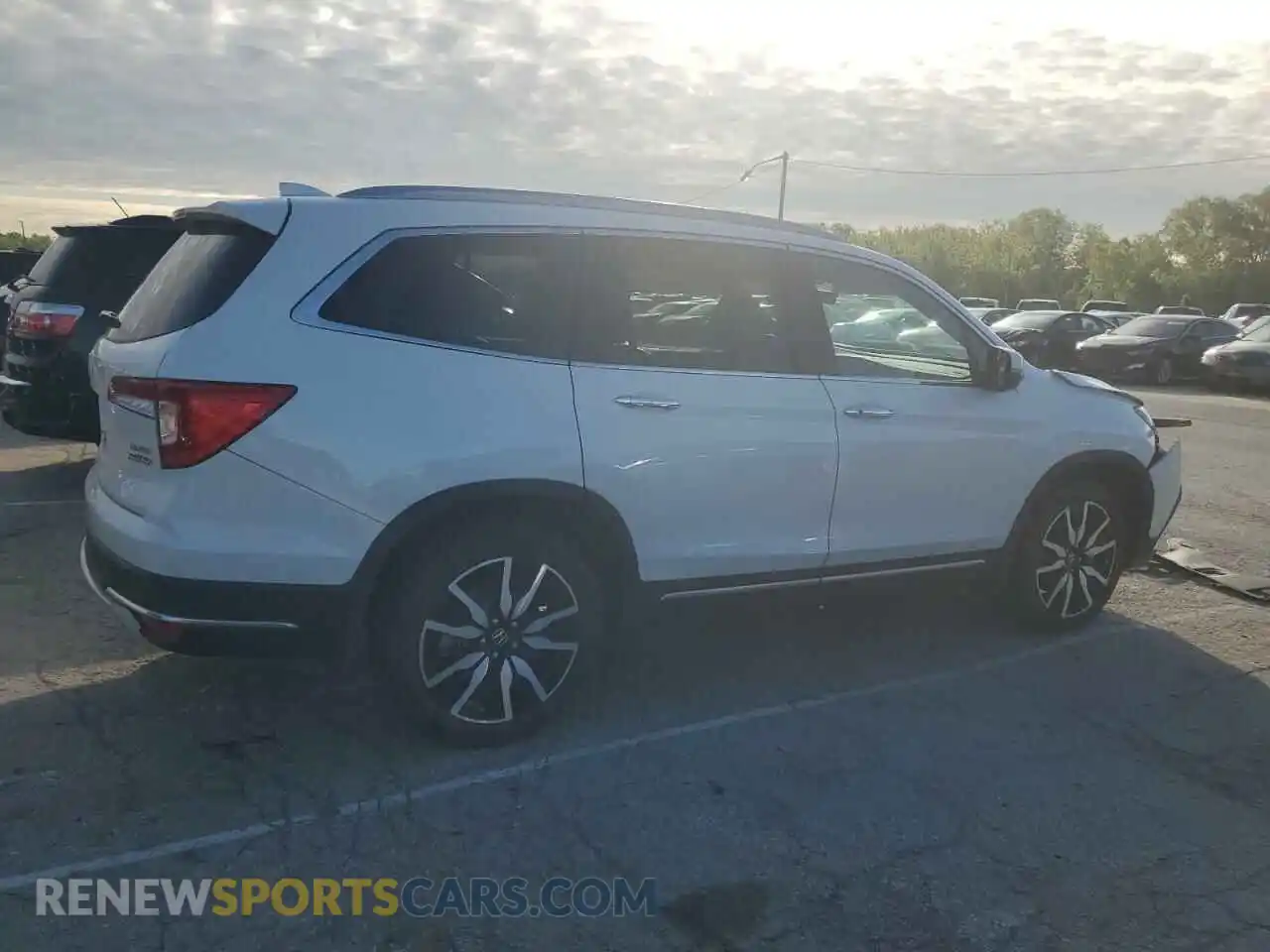 3 Photograph of a damaged car 5FNYF6H01LB047889 HONDA PILOT 2020