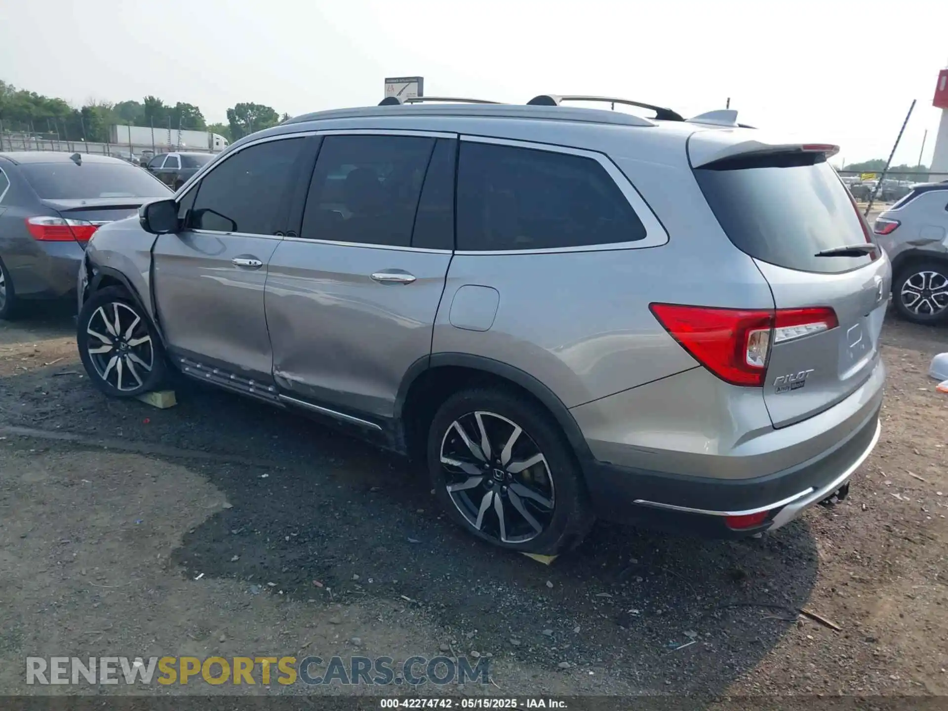 3 Photograph of a damaged car 5FNYF6H0XLB020657 HONDA PILOT 2020